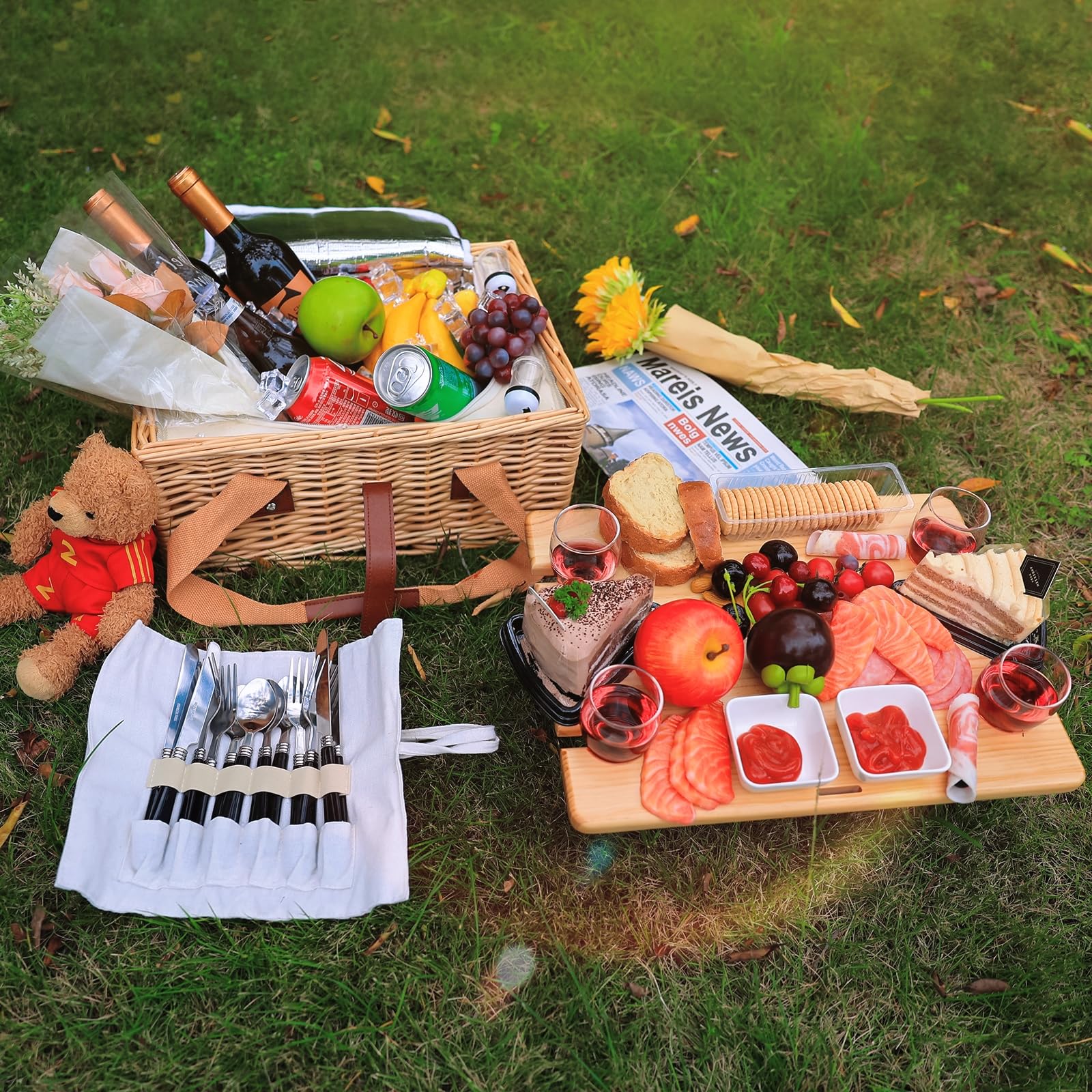 Hap Tim Wicker Picnic Basket for 2 | Insulated Cooler & Folding Wine Table