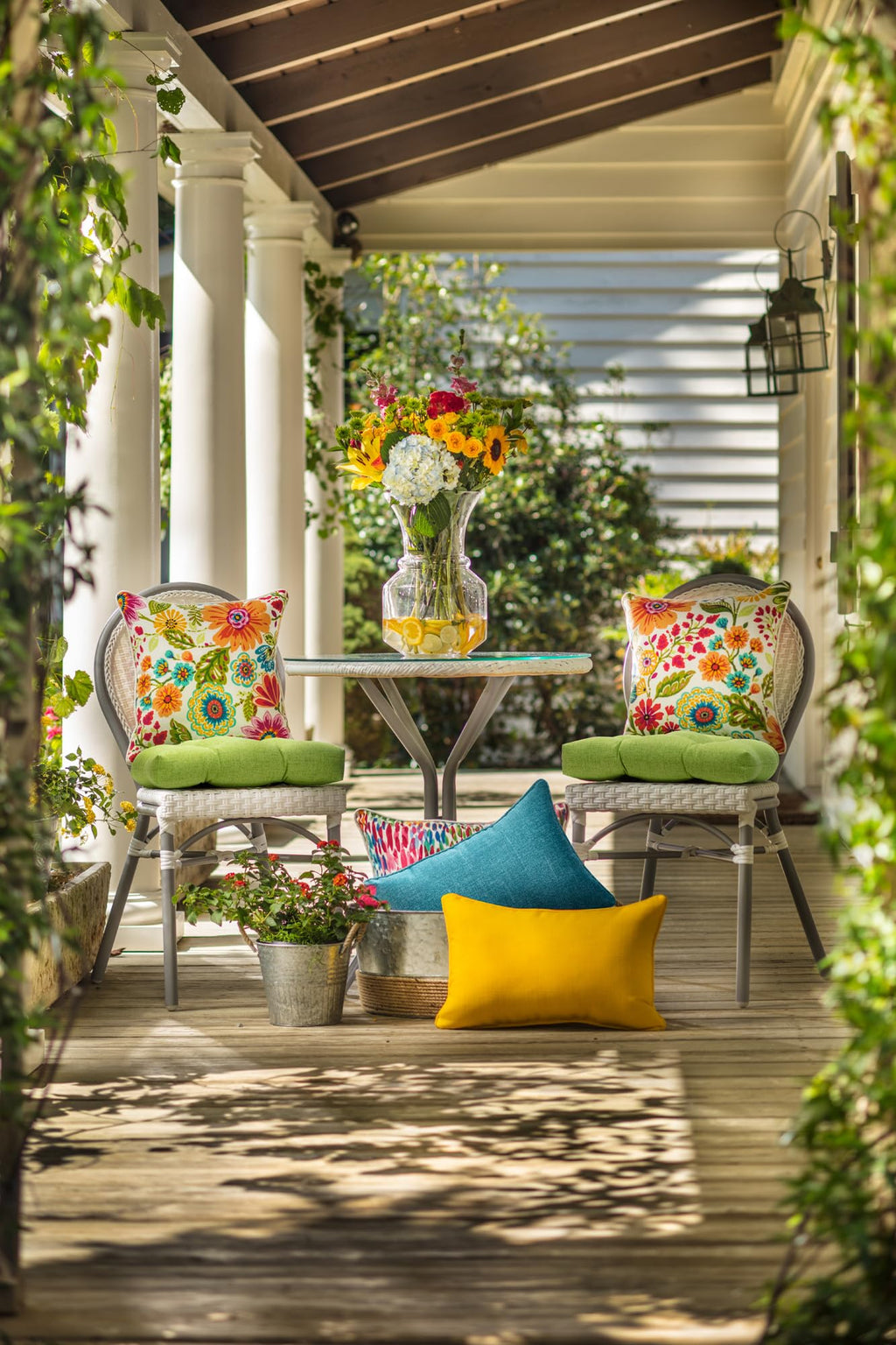 Pillow Perfect Floral Outdoor Seat Cushions with Ties, Set of 2