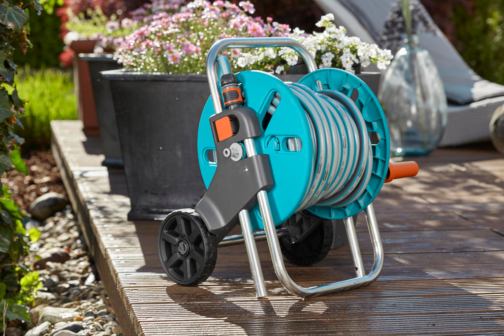 Gardena CleverRoll S Hose Trolley Set with 20m Classic Hose & Spray