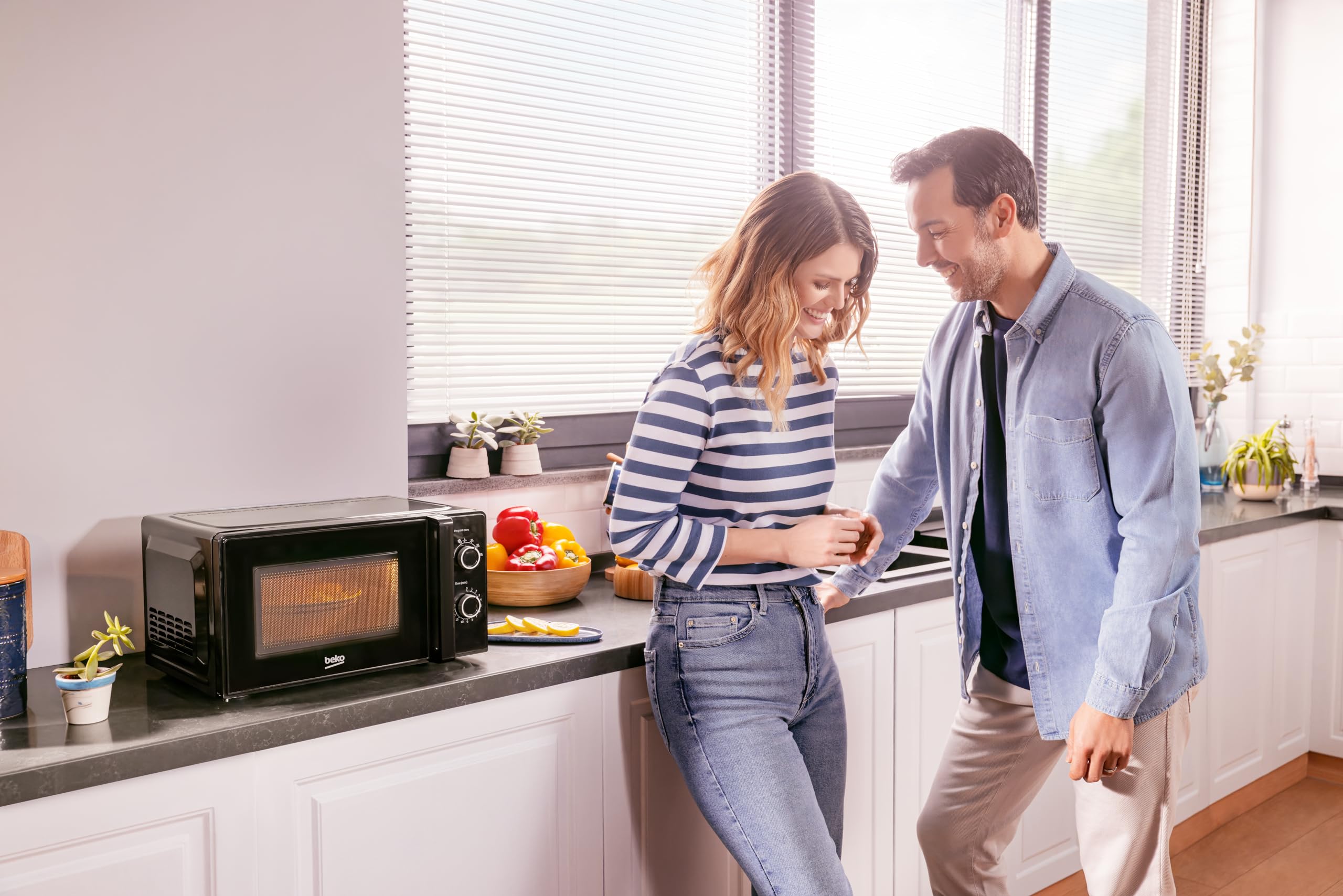 Beko MOC20100BFB Solo Microwave – 20L Compact Design in Black
