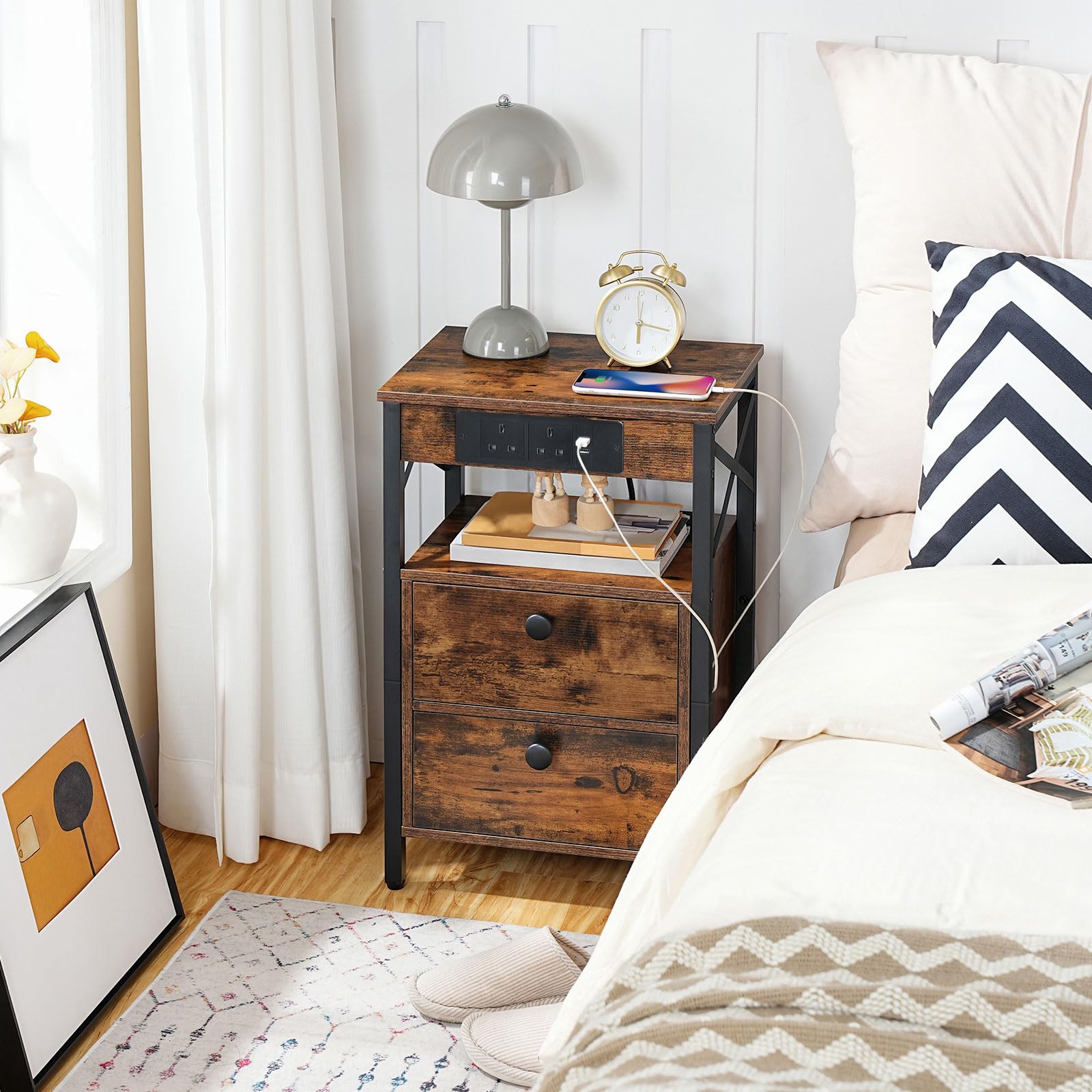 HOOBRO Bedside Table with Charging Station - 2 Drawers, Rustic Brown