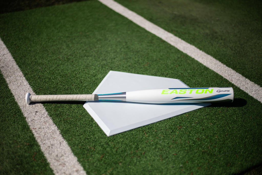 Easton Cyclone Fastpitch Softball Bat | ALX50 Alloy | -10 Drop | 31"