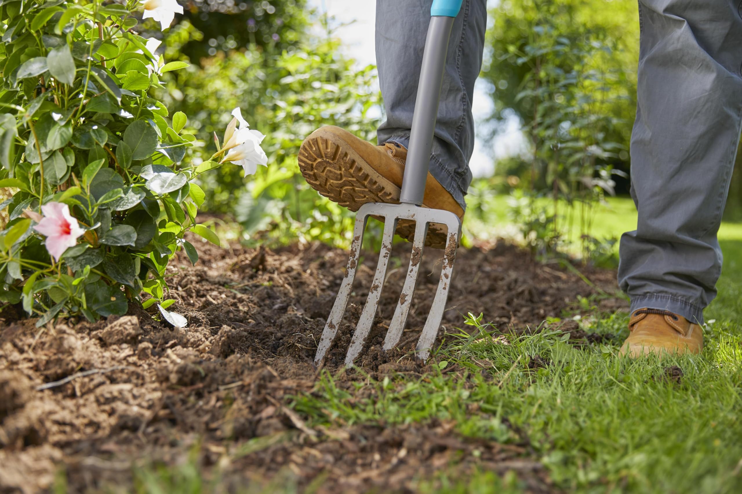 Gardena ErgoLine Telescopic Spade - Steel Garden Shovel with D-Handle
