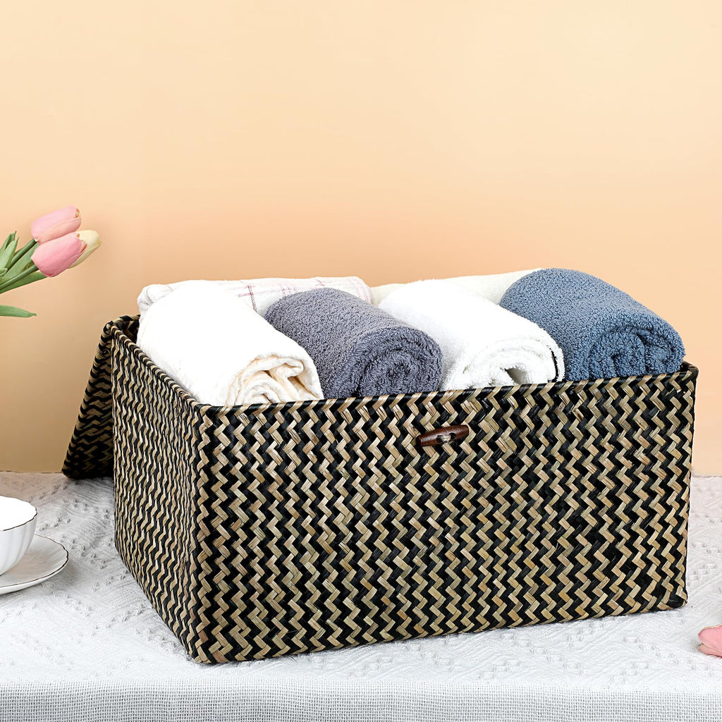 IGNPION Seagrass Storage Basket with Lid Woven Wicker Desktop Baskets Bathroom Organiser Box