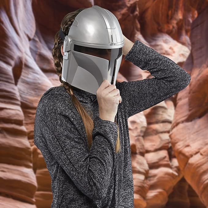 Star Wars The Mandalorian Electronic Mask by Hasbro – 3 Sound Effects