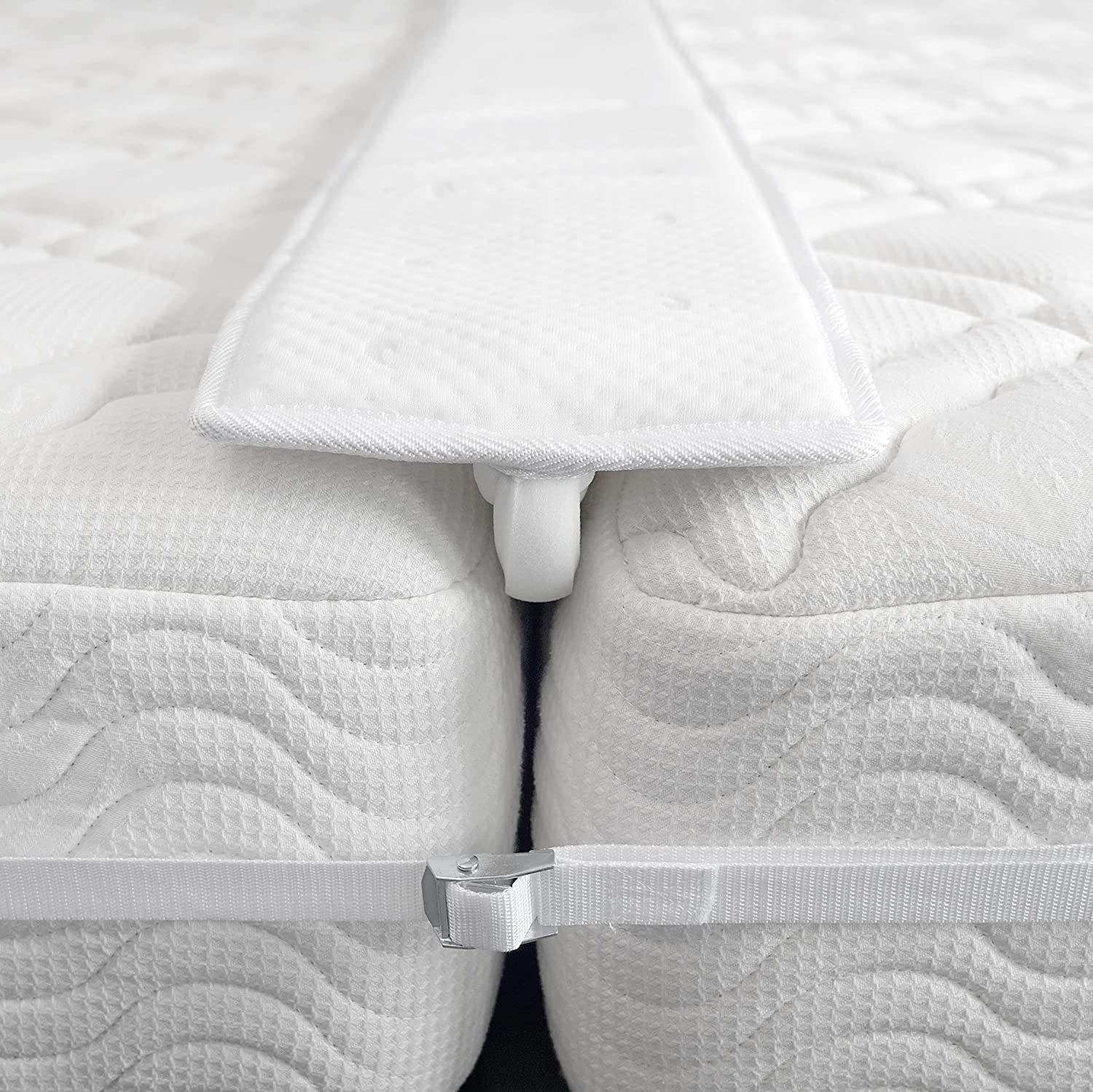 FeelAtHome 10 Inch Bed Bridge Twin to King Converter Kit with Strap