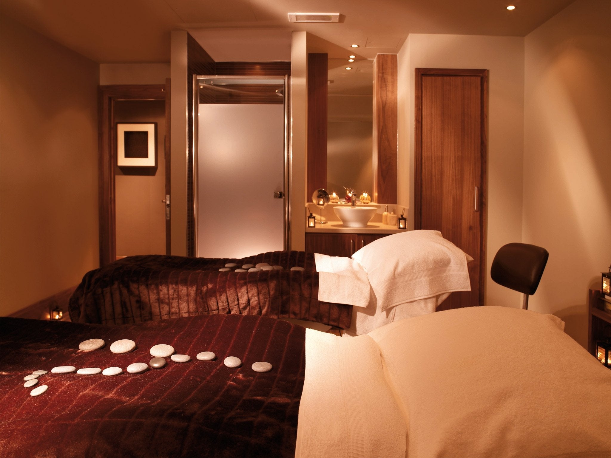 Buyagift Relaxation Experience Gift Box for 2: 995+ UK Spa Days
