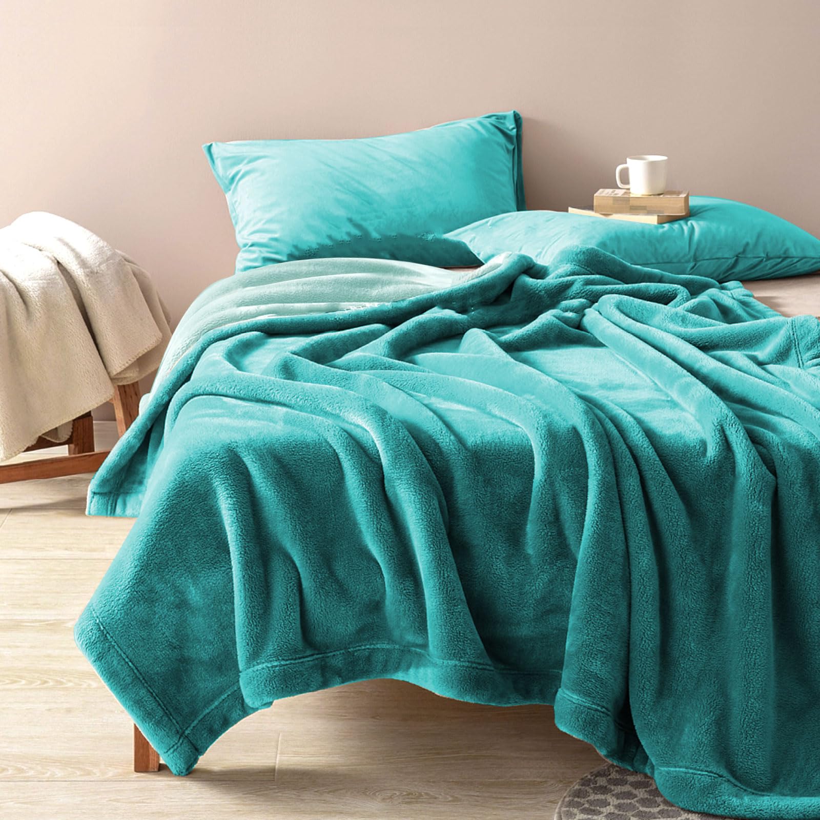 YISURE Waterproof Intimacy Blanket – Leakproof Flannel Bed Cover, 80x60 Green