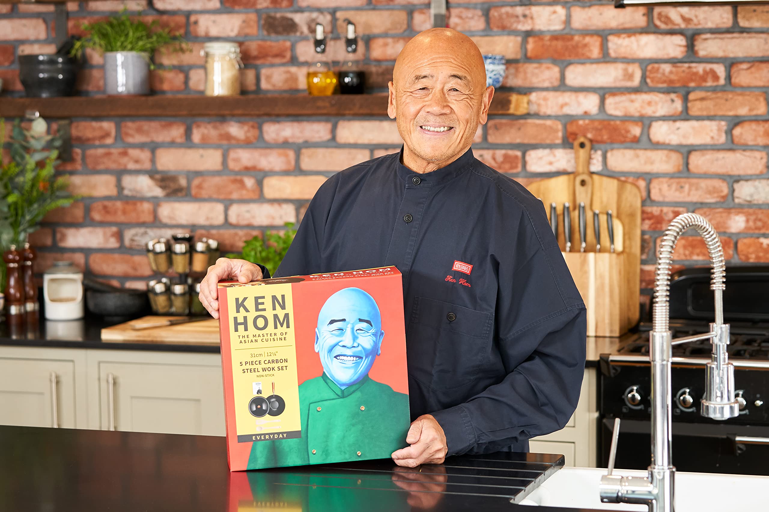 Ken Hom Carbon Steel Wok Set | 31cm Non-Stick Pan with Lid & Utensils