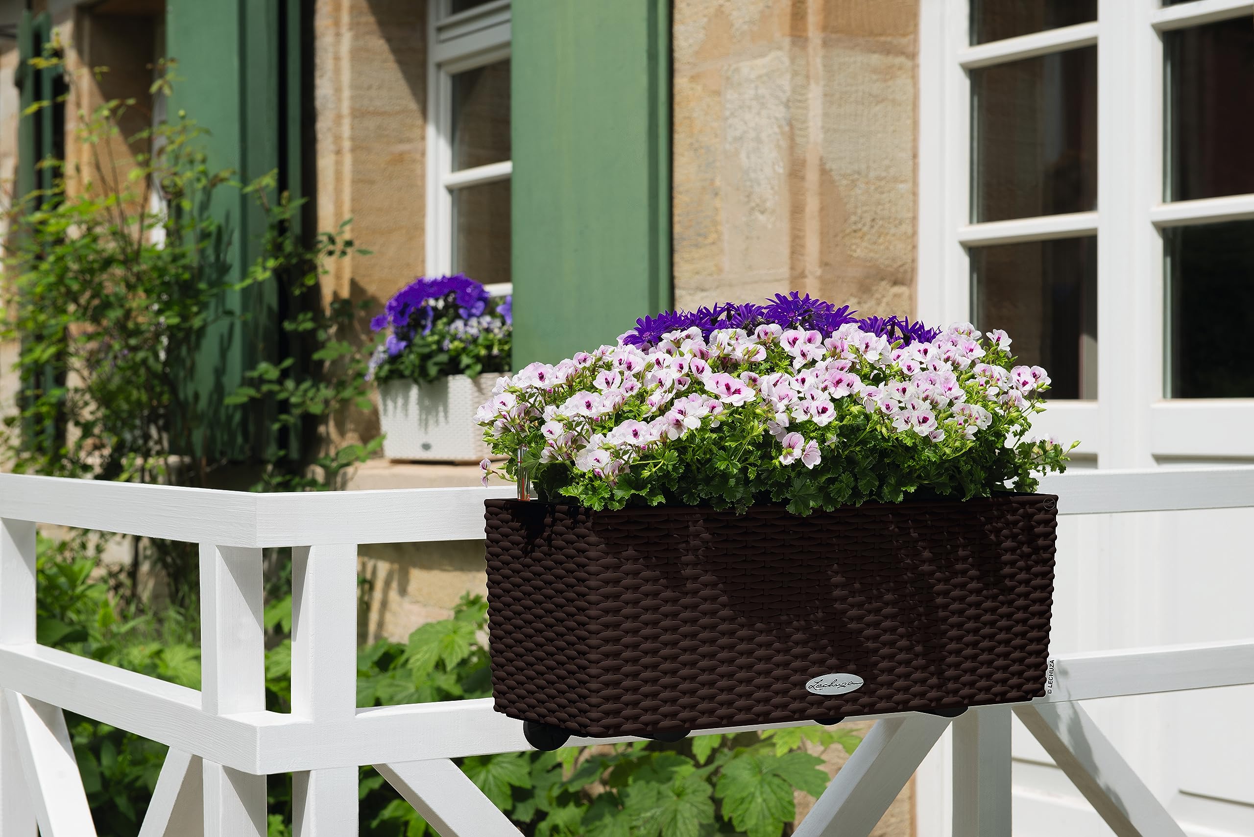 Lechuza BALCONERA Cottage 50 Self-Watering Rattan Planter – White
