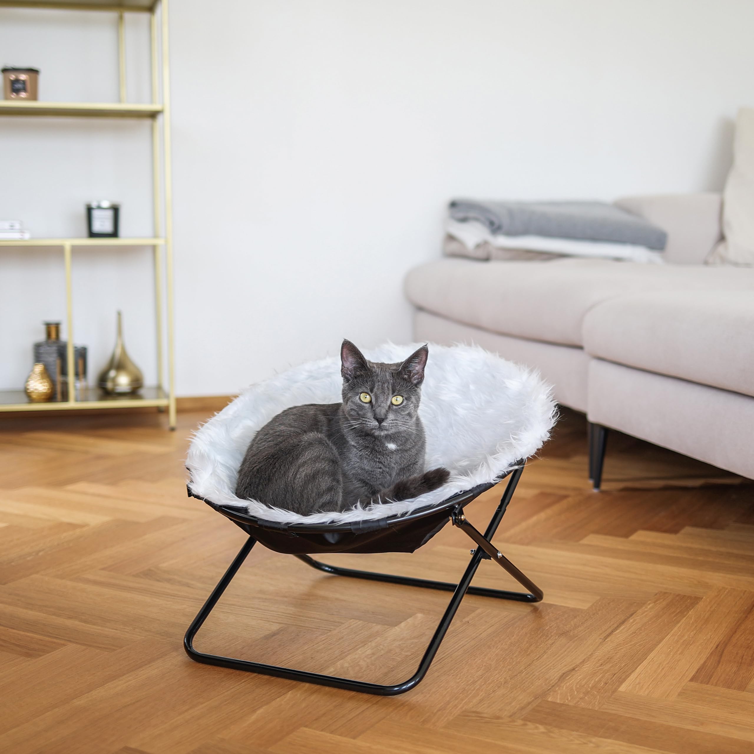 Kerbl Sharon Sleeping Nest – White Plush Pet Bed with Metal Frame