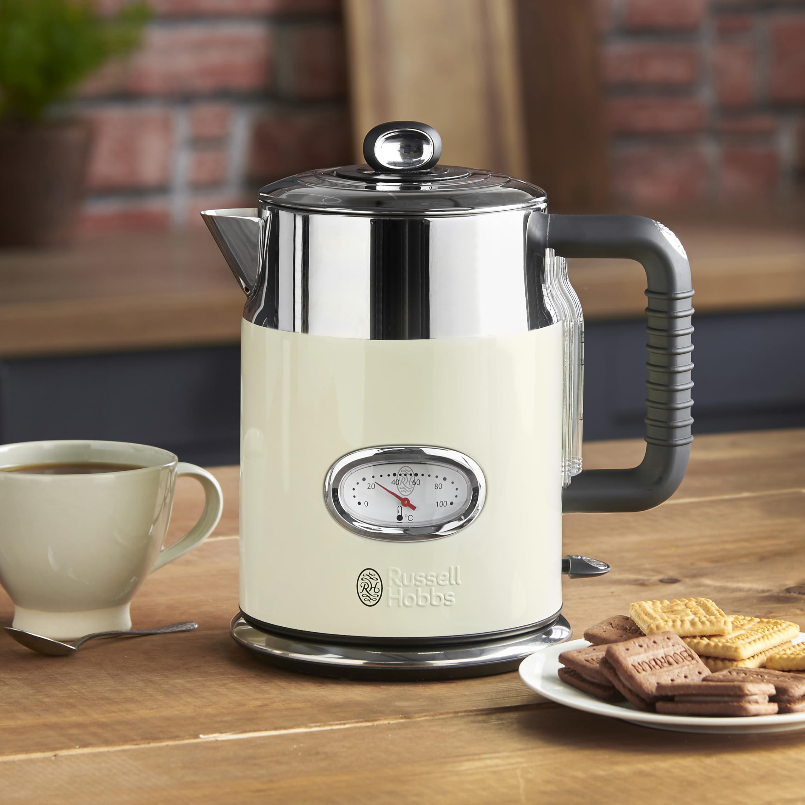 Russell Hobbs Retro Electric Kettle – 1.7L Stainless Steel, Cream