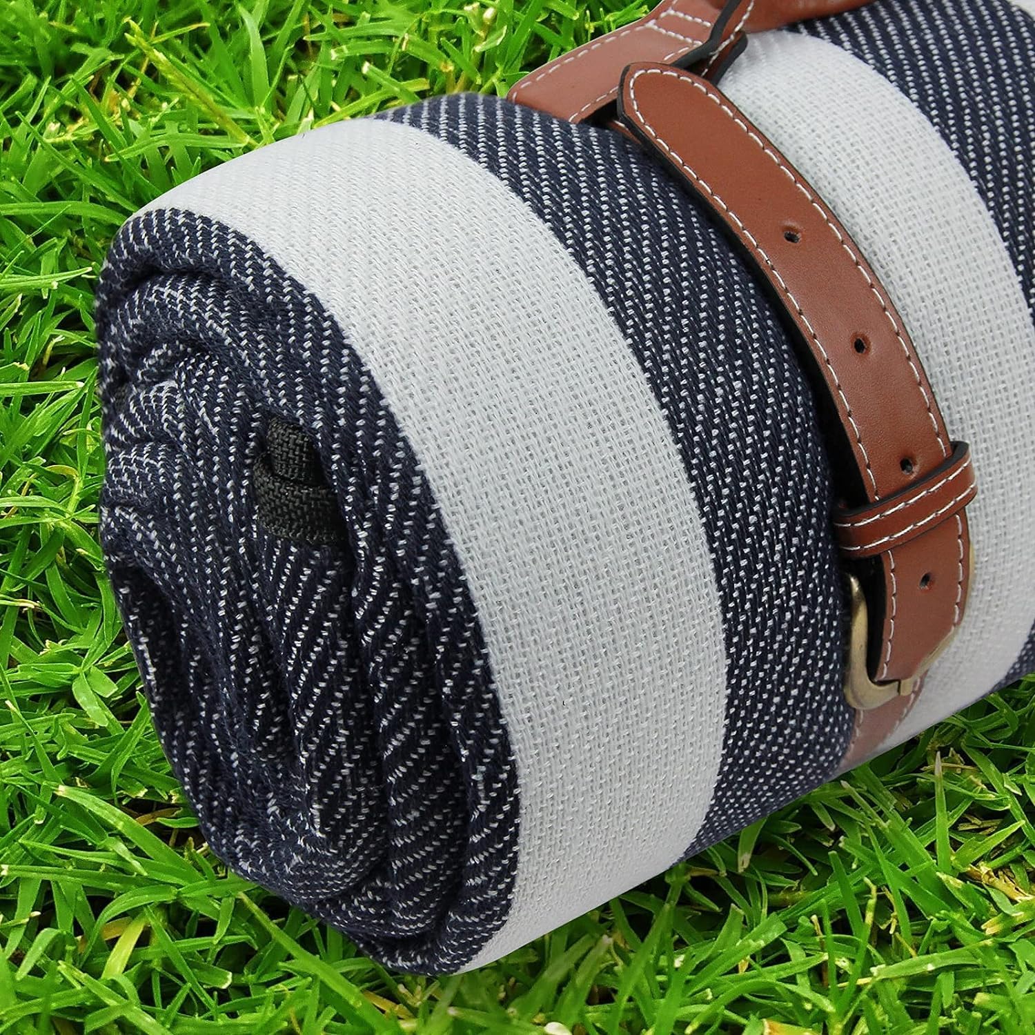 Goodsnetic Oversized Picnic Blanket | 79x79 Waterproof Sandproof Beach Mat