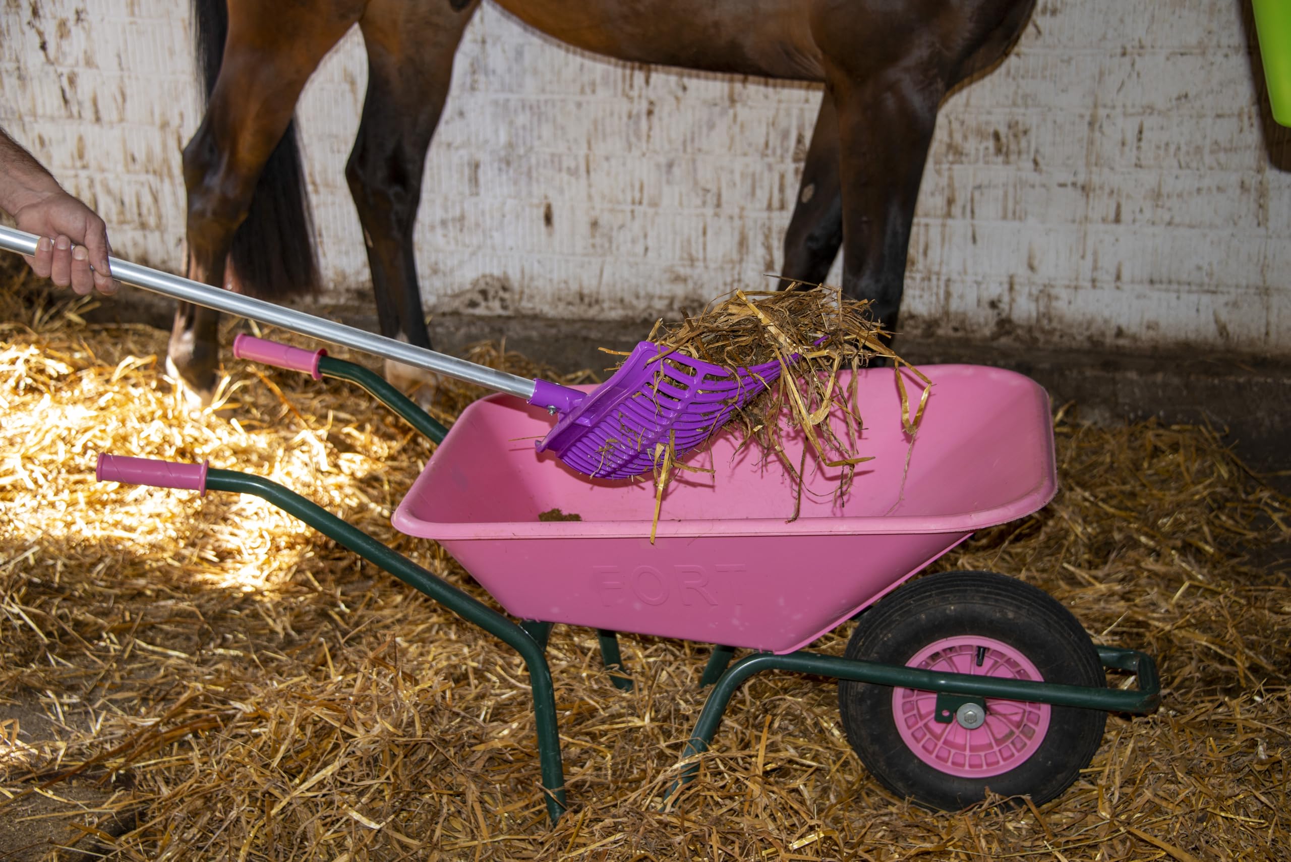 horizont Swedish Manure & Shavings Fork - 18-Prong Polycarbonate - Purple