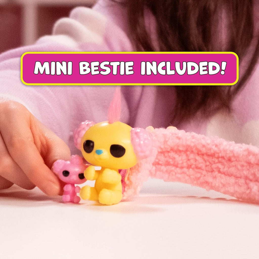 Fingerlings Pinkies by Snaps – Wearable Mini Plush Surprise Pet Toy