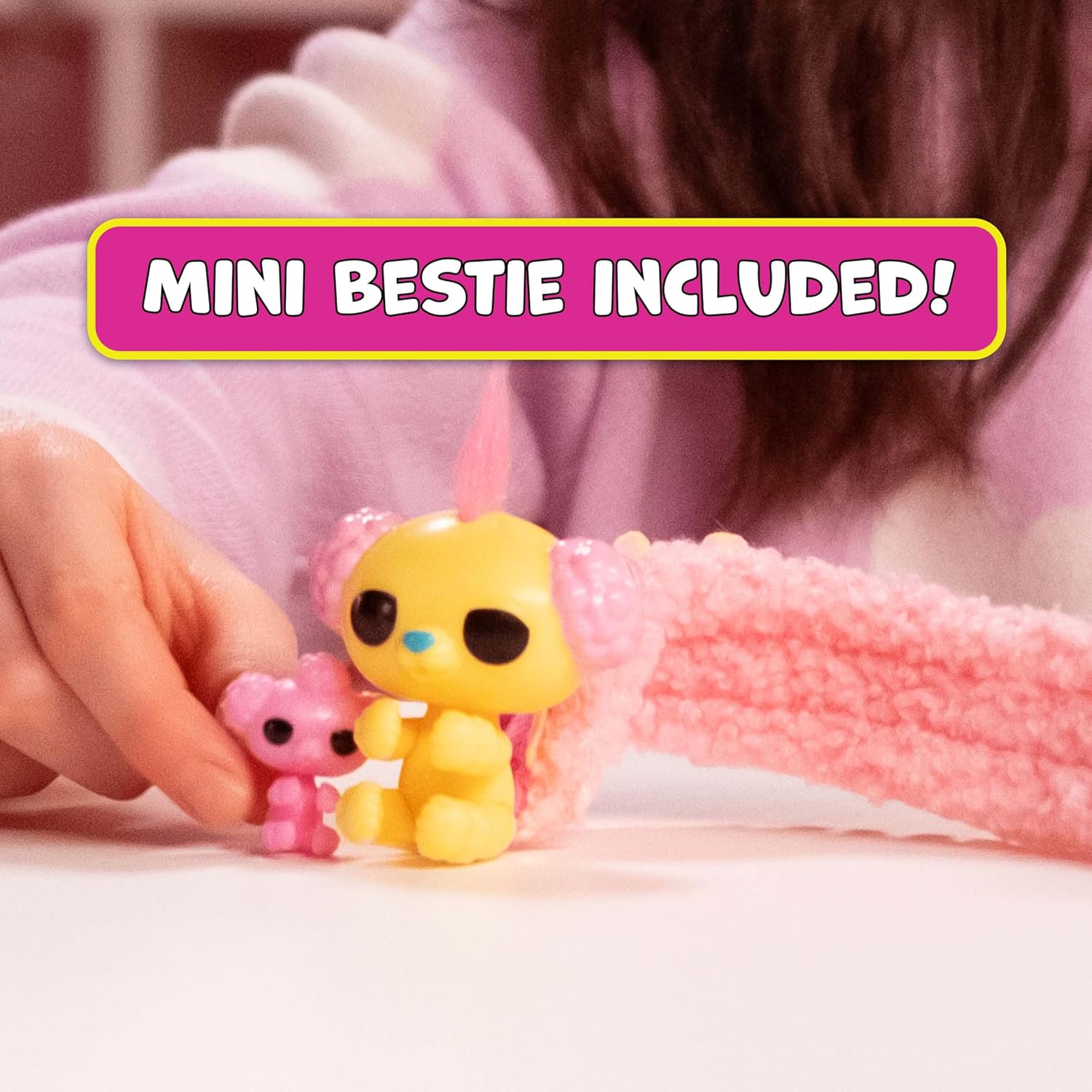 Fingerlings Pinkies by Snaps – Wearable Mini Plush Surprise Pet Toy