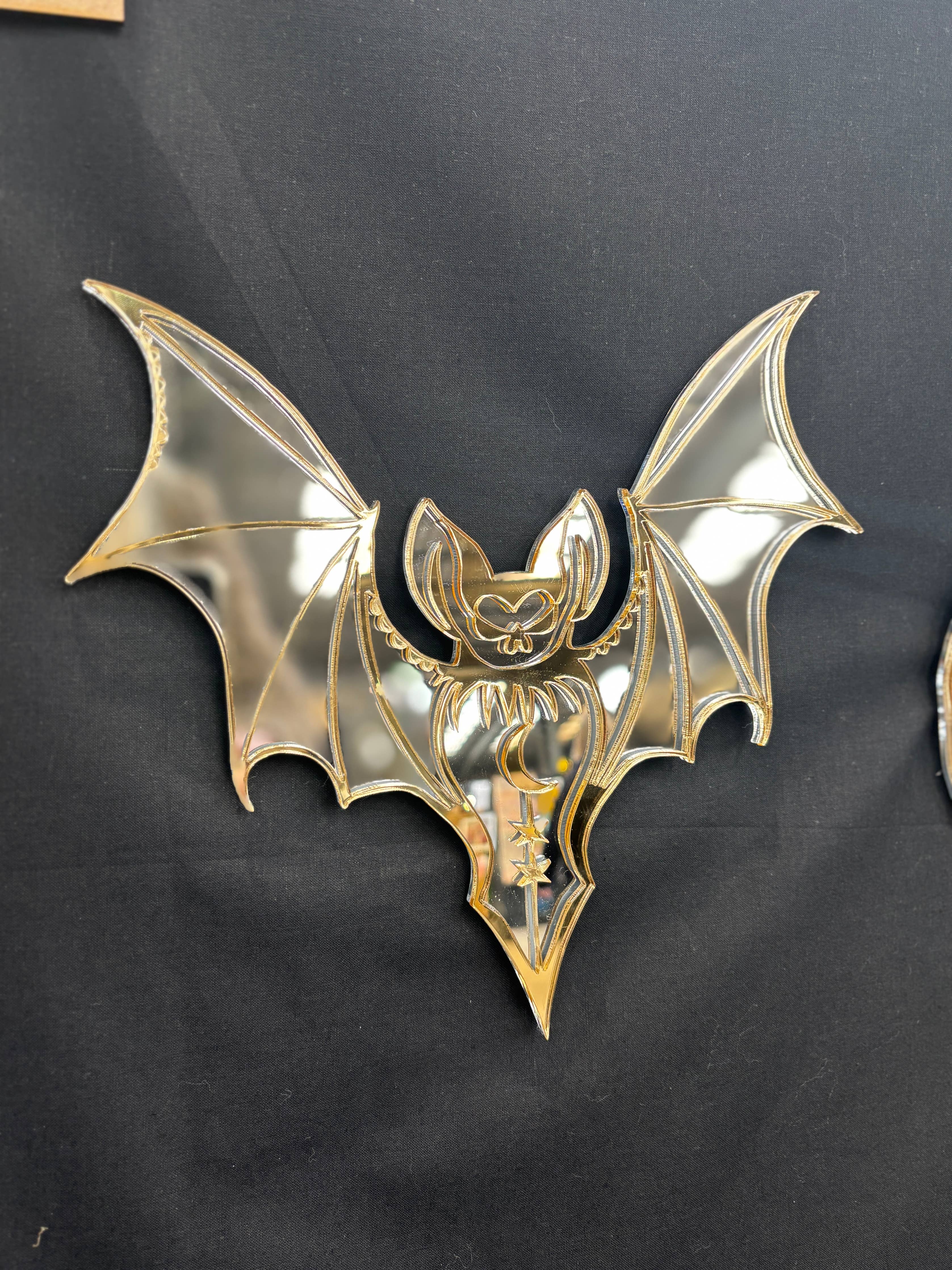 Suzanne Oddy Bat Wall Mirror – Gothic Acrylic Home Decor - 24cm