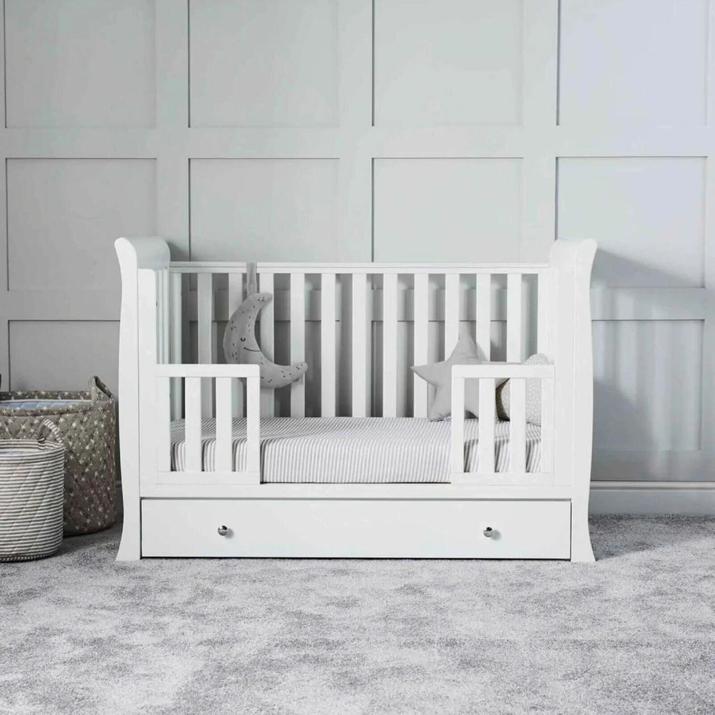 Ickle Bubba Snowdon 4 in 1 Mini 2 Piece Furniture Set White - Fibre Mattress