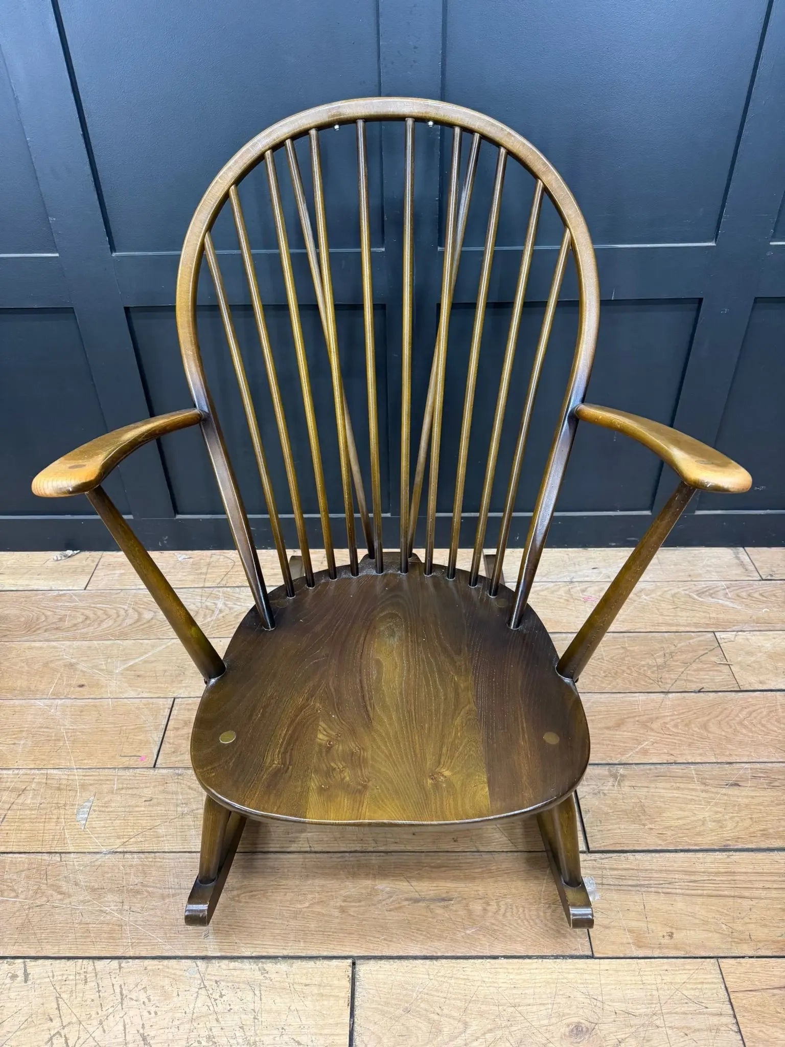 Ercol Grandfather Rocking Chair Model 315 With Original Cushions / Armchair A