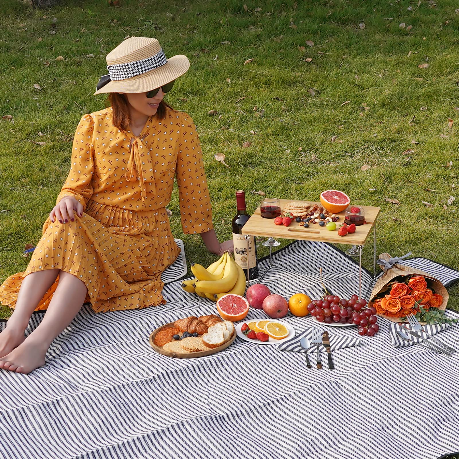 Jolof Store Wicker Picnic Basket for 2 with Bamboo Wine Table & Blanket