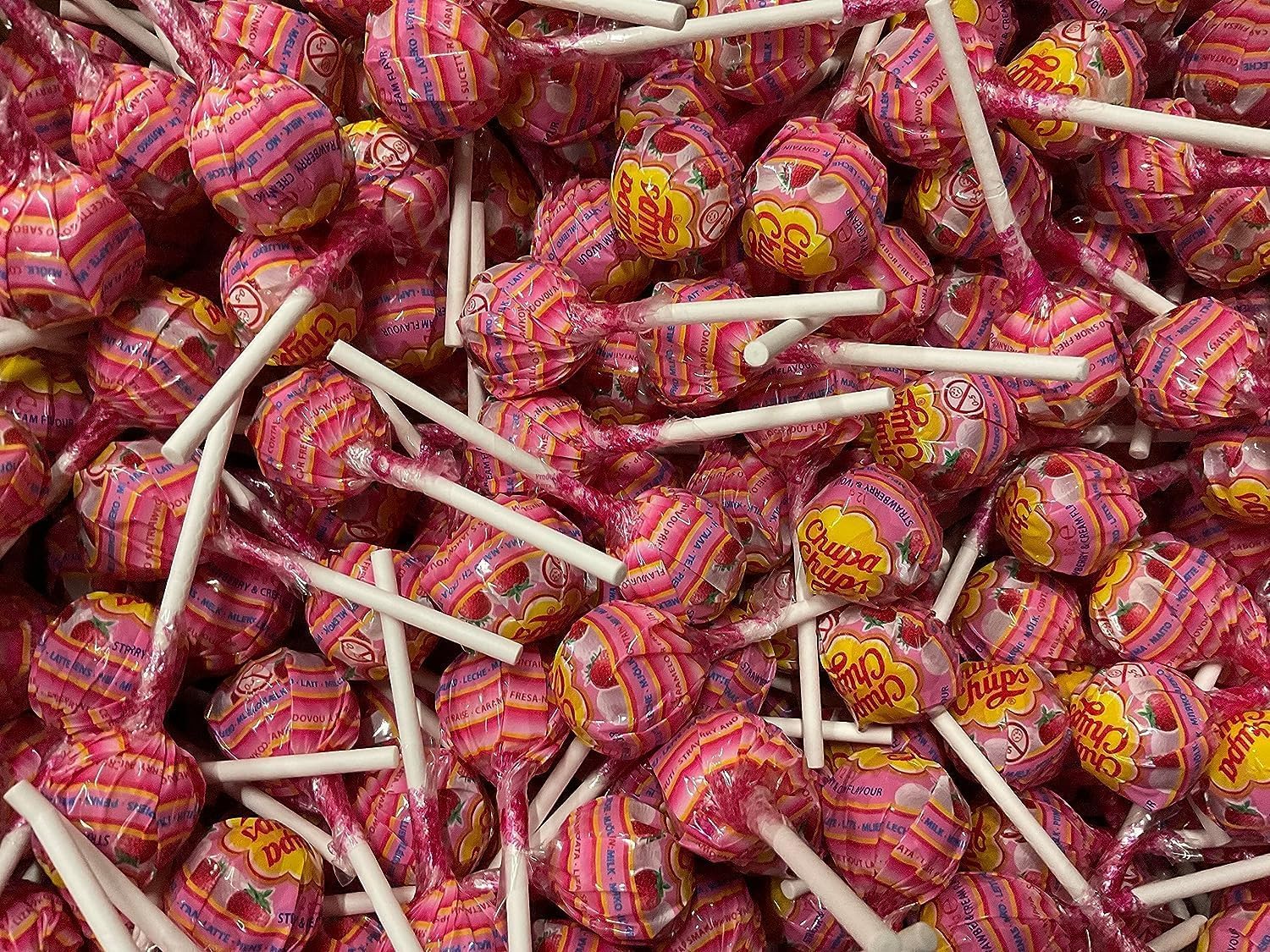 Chupa Chups Strawberry and Cream Lollipops – Bulk Pack of 50
