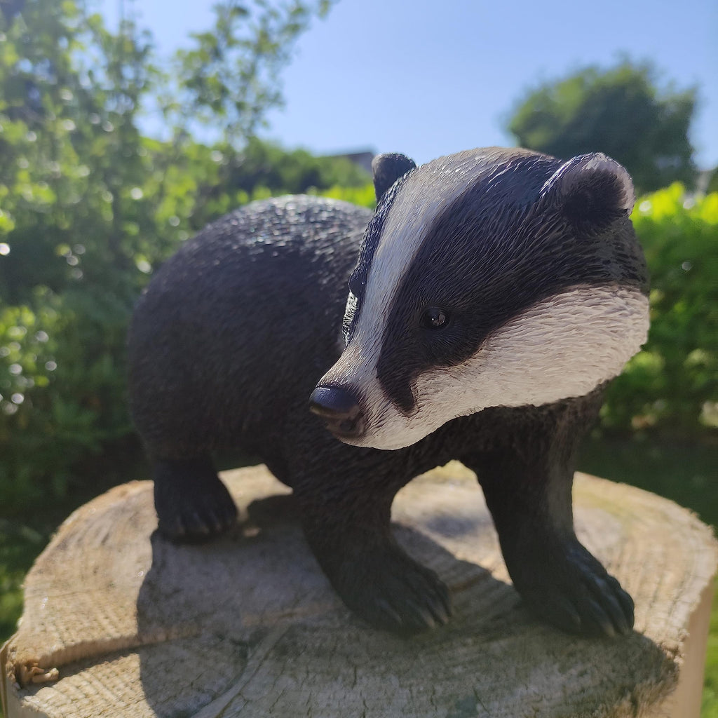 Jolof Store Lifelike Badger Garden Ornament – Hand Painted Resin Statue