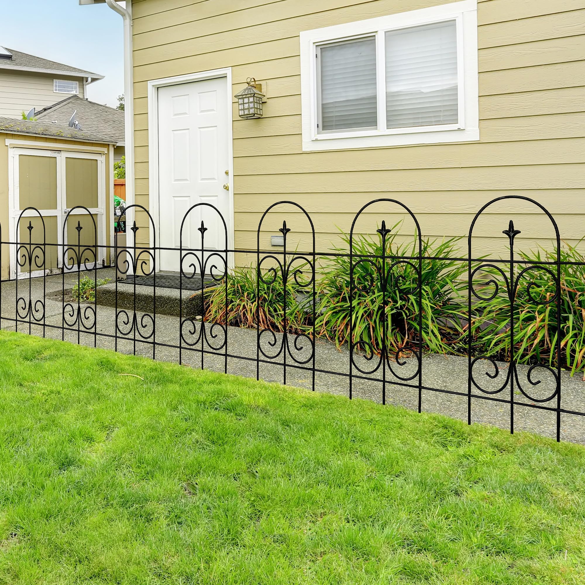 Thealyn Rustproof Wrought Iron Garden Fence – 82cm x 6.1m Animal Barrier