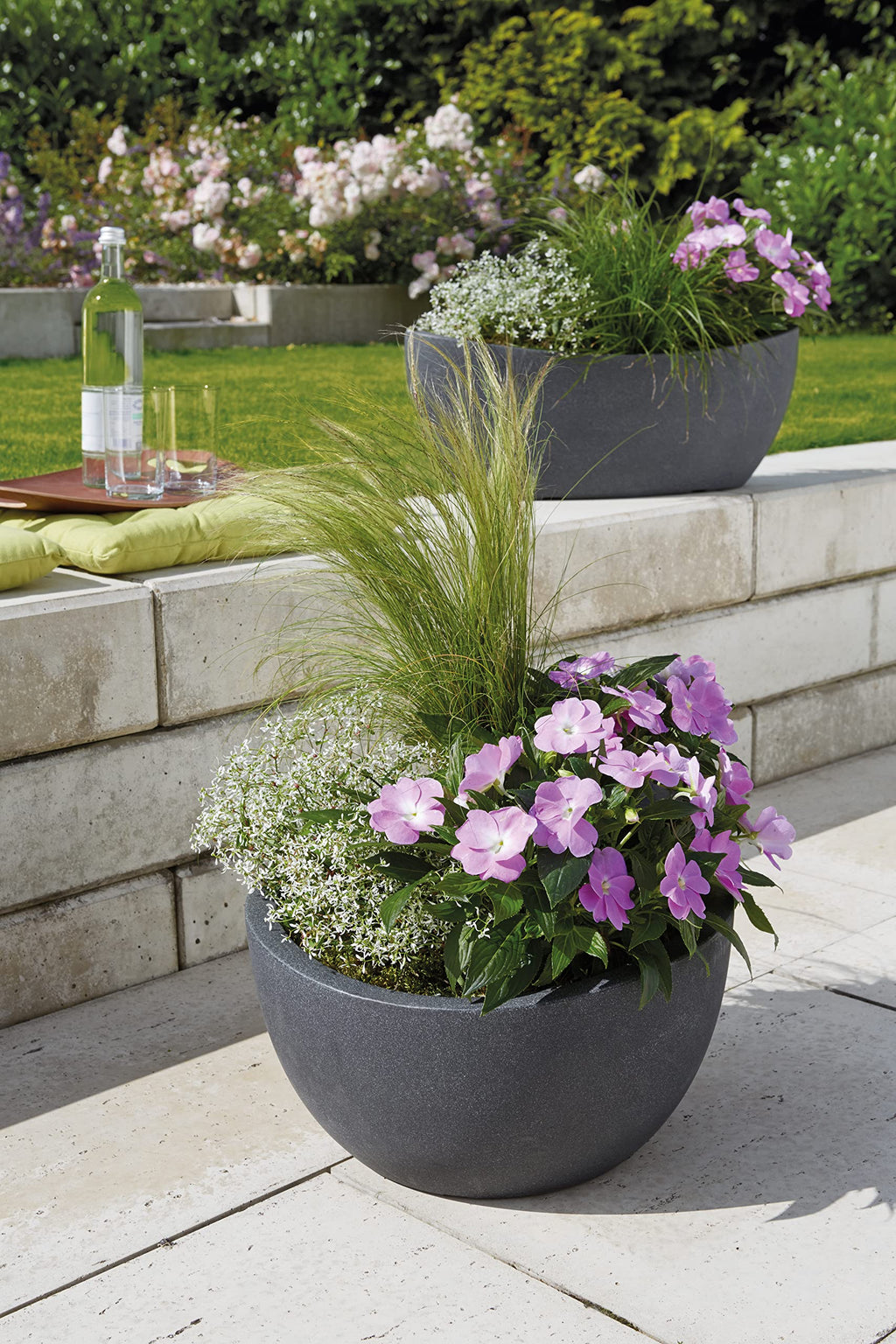 Scheurich Wave Globe Bowl – Round Plastic Outdoor Planter, Black Granite