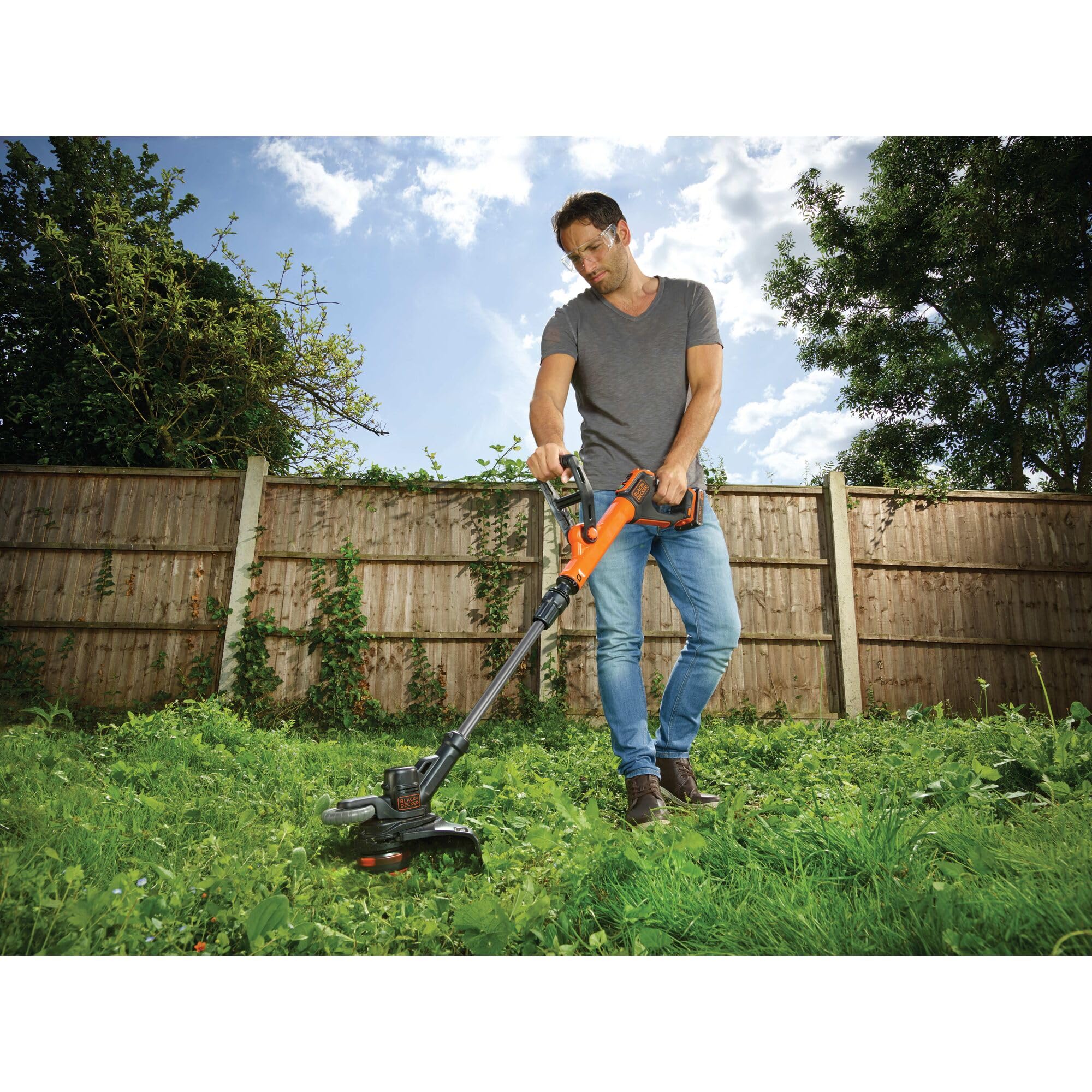 BLACK+DECKER Cordless Grass String Trimmer – 28cm, 18V (STC1820PC-XJ)