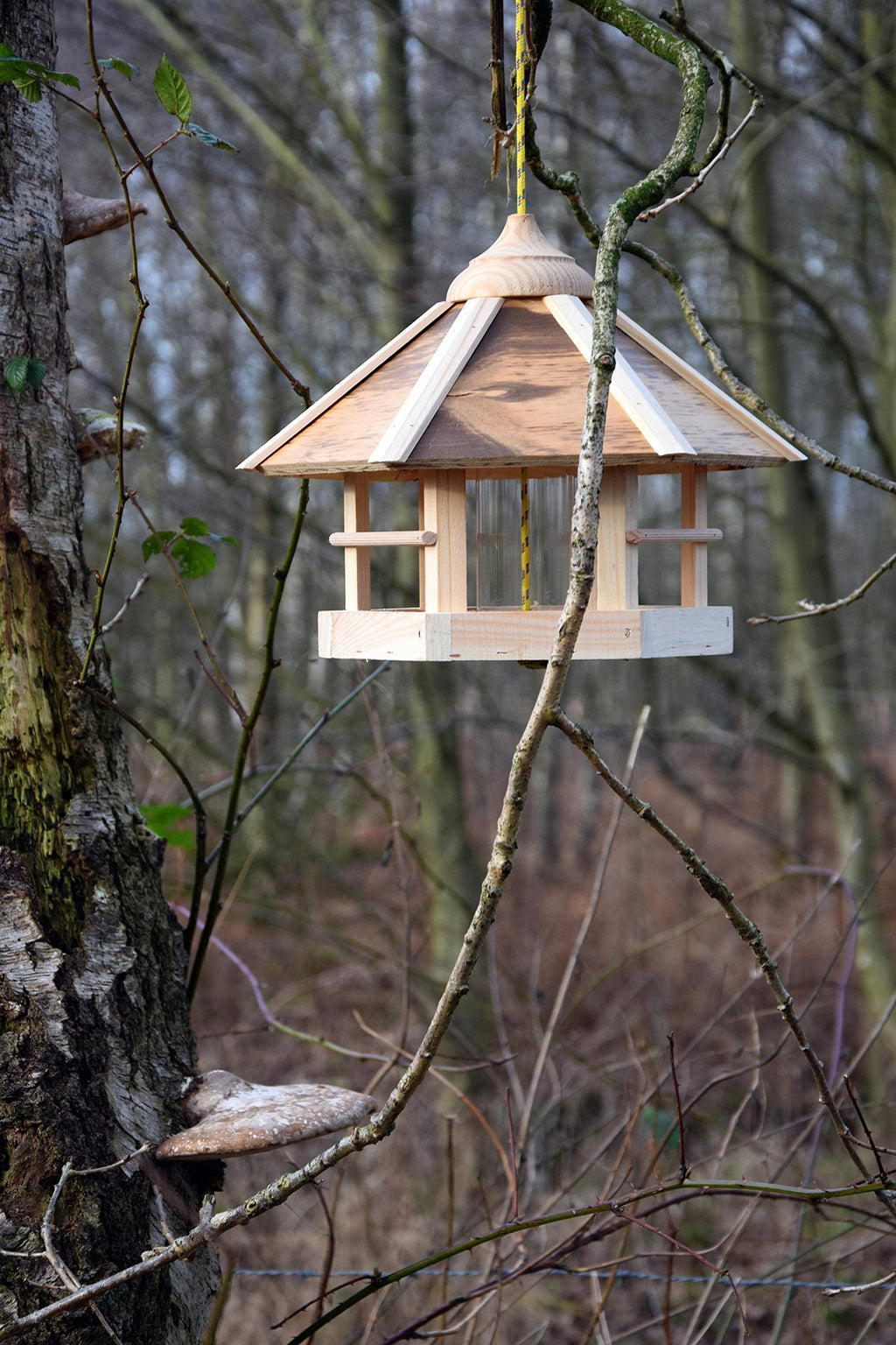 dobar Camouflage Wooden Bird Feeder - Hanging Weatherproof Bird House