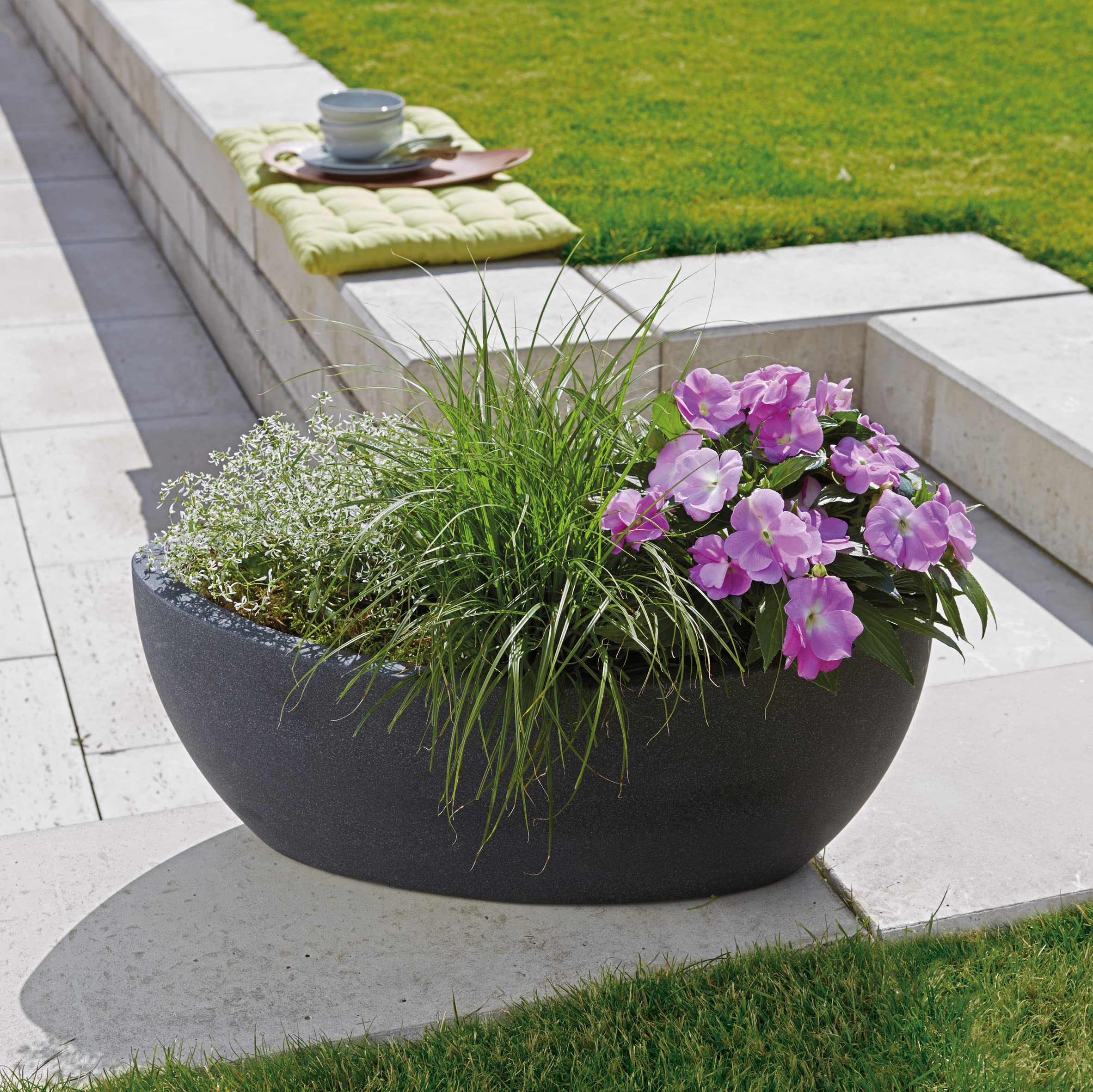 Scheurich Wave Globe Oval Planter – Black Granite Plastic, 58cm
