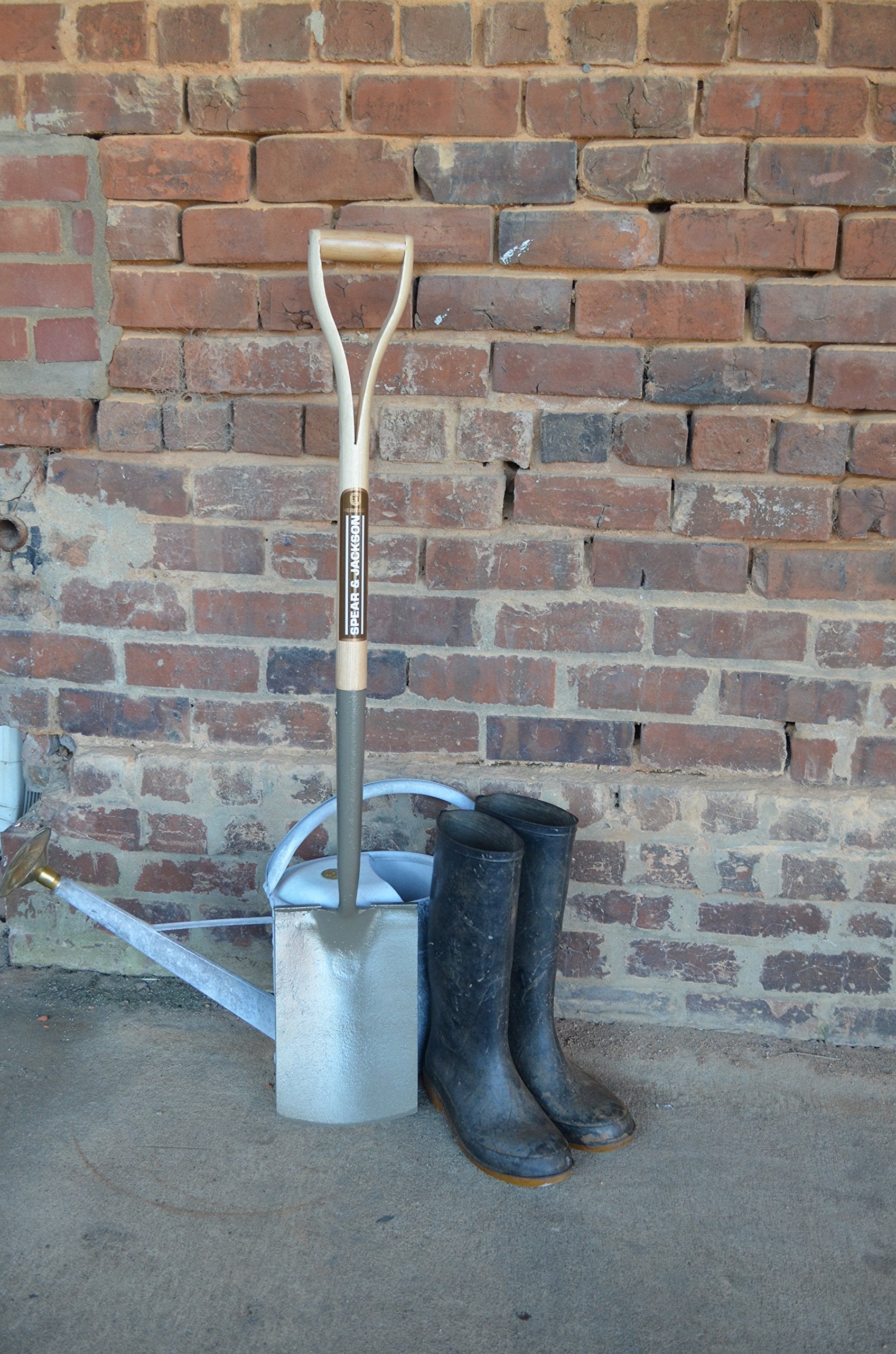 Spear & Jackson Heritage Forged Digging Spade | Hardwood Handle