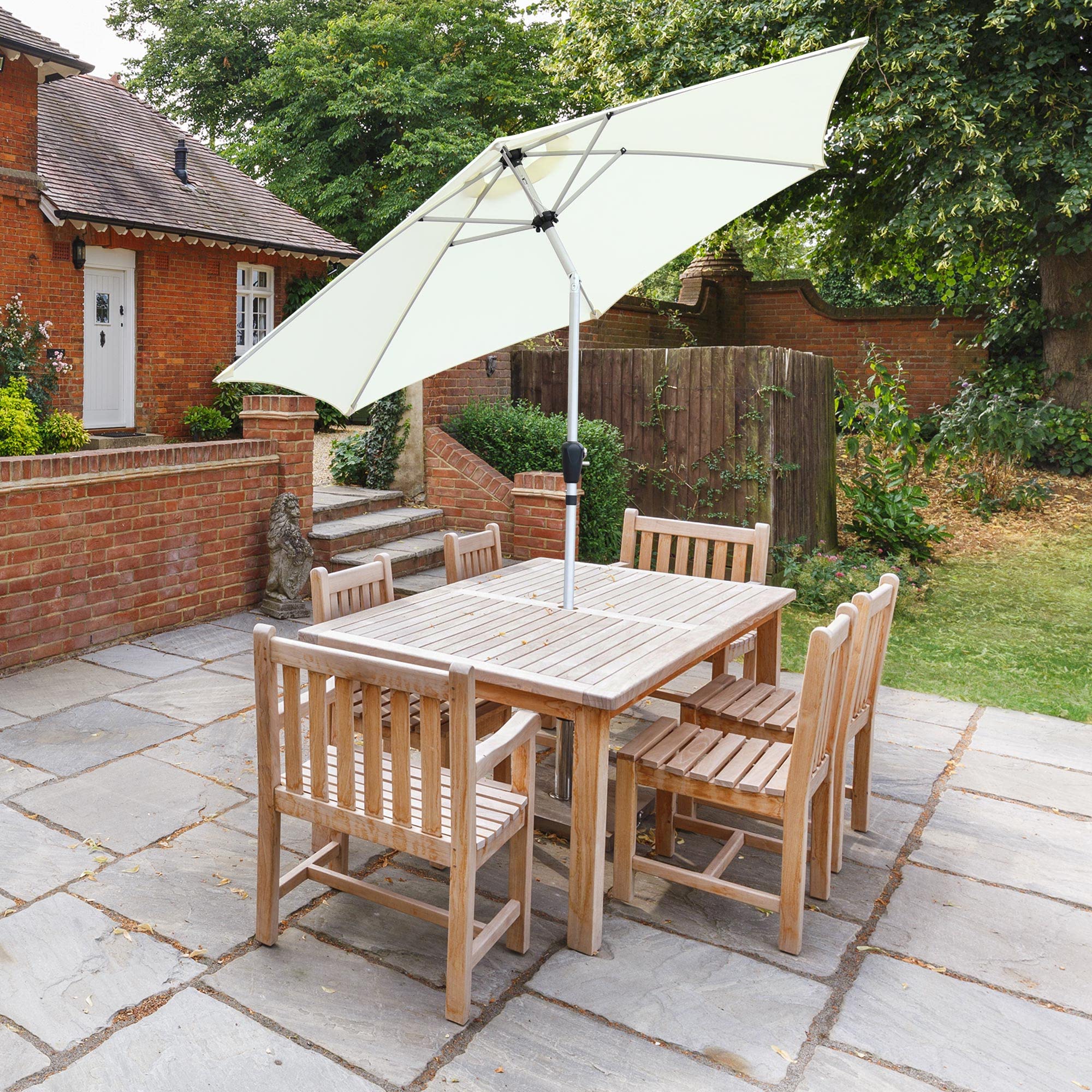 GlamHaus 2.7m Garden Parasol – Tilting Outdoor Patio Umbrella with Cover