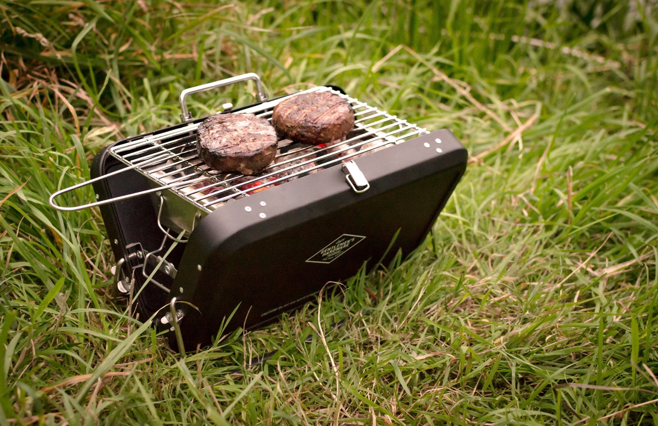 Gentleman's Hardware Portable Suitcase BBQ Grill - Compact Black