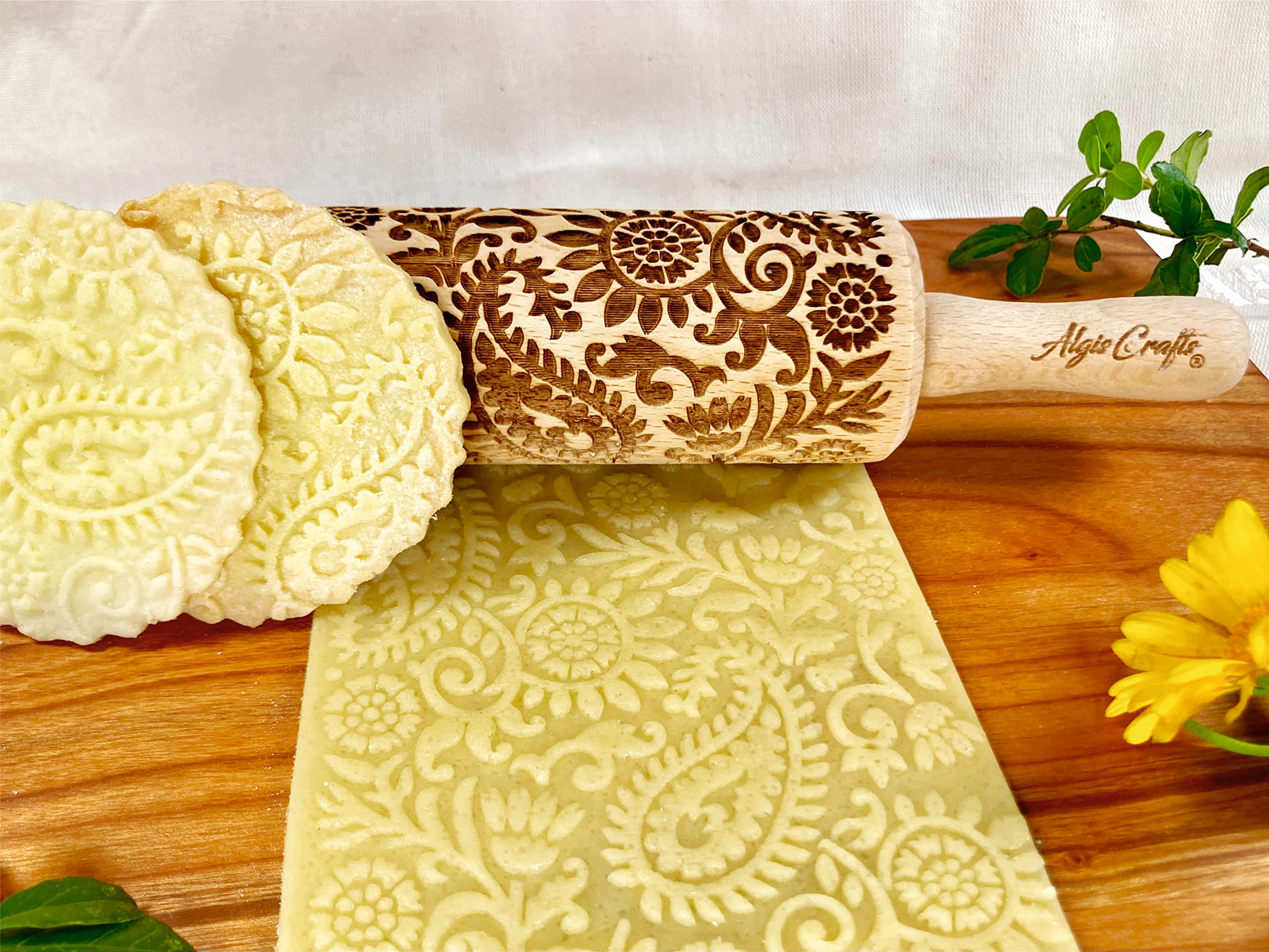 Floral Textured Rolling Pin – Engraved Beech Wood Dough Roller