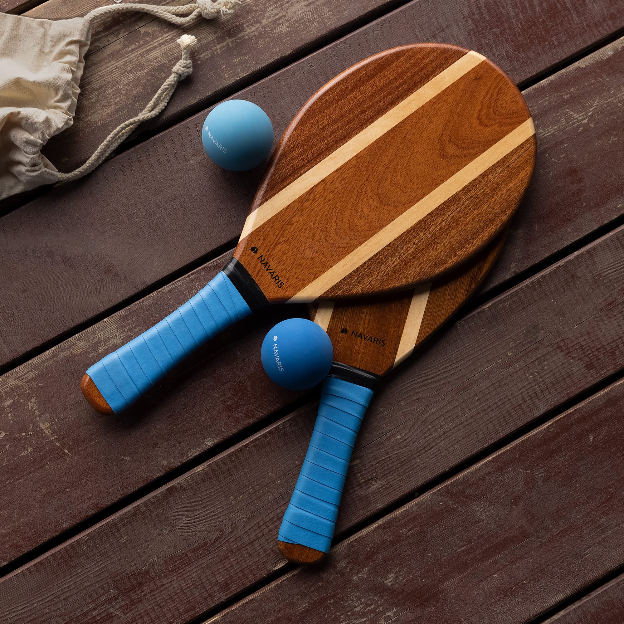 Navaris Frescobol Beach Rackets Set – 2 Varnished Wooden Paddles