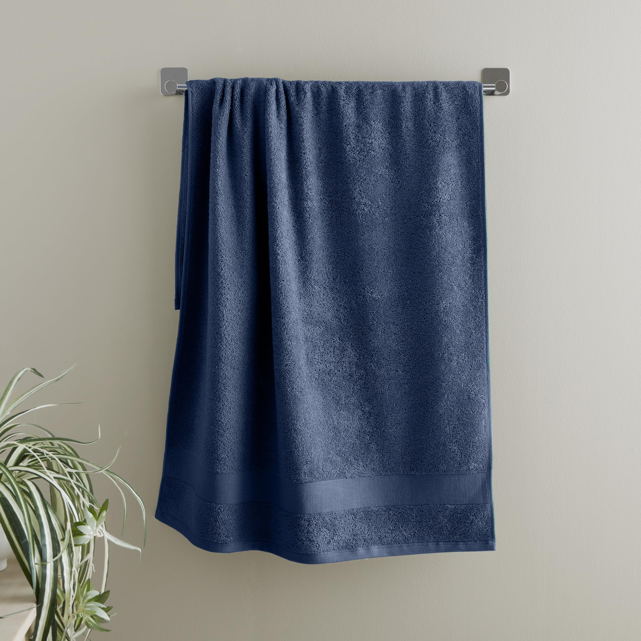Catherine Lansfield Anti-Bacterial Cotton Bath Towel | Navy Blue 500gsm