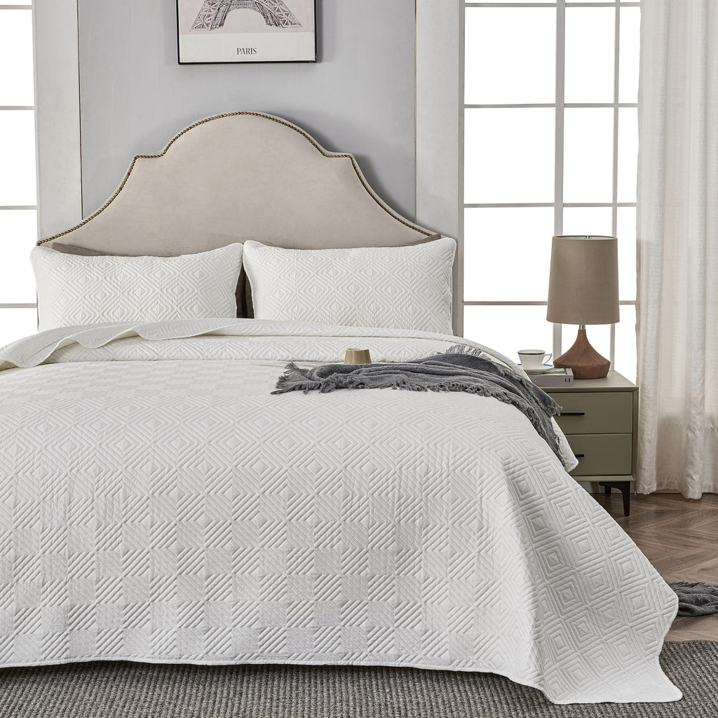 Qucover Super King White Quilted Bedspread – 3-Piece Geometric Summer Quilt