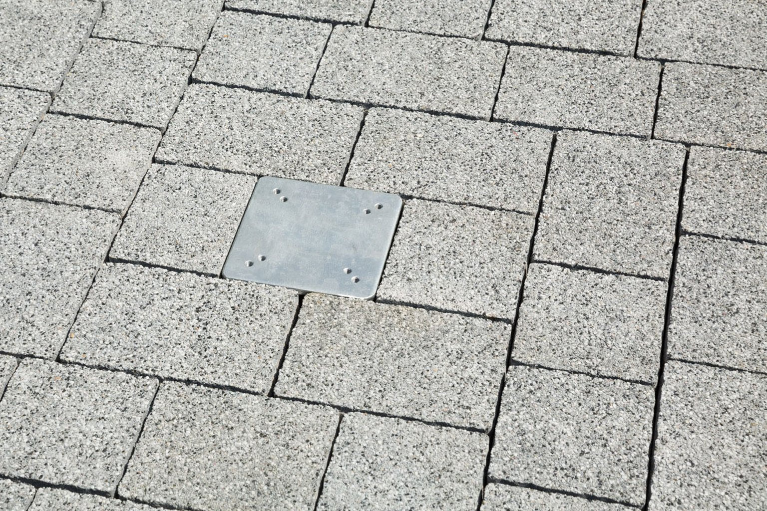 Schneider Universal Ground Plate – Concrete Mounting Base, 16x16cm