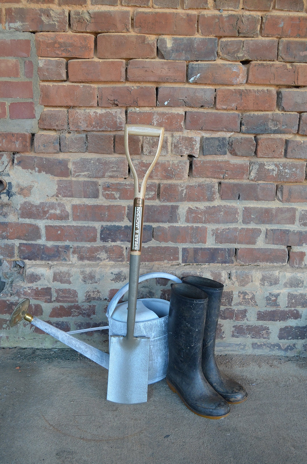 Spear & Jackson Heritage Forged Border Spade – Hardwood Handle