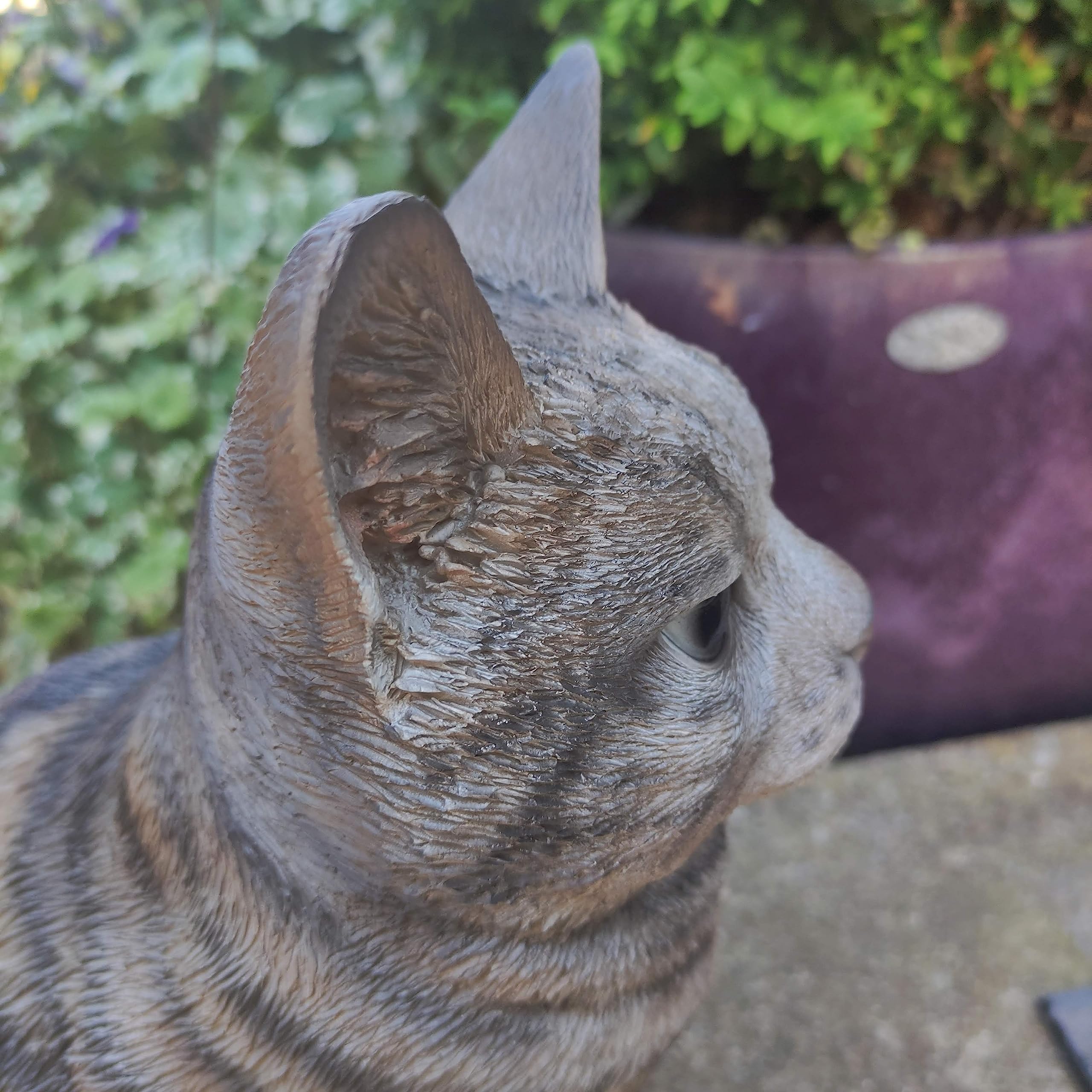 Vivid Arts Tabby Sitting Cat Statue – Lifelike Resin Garden Ornament