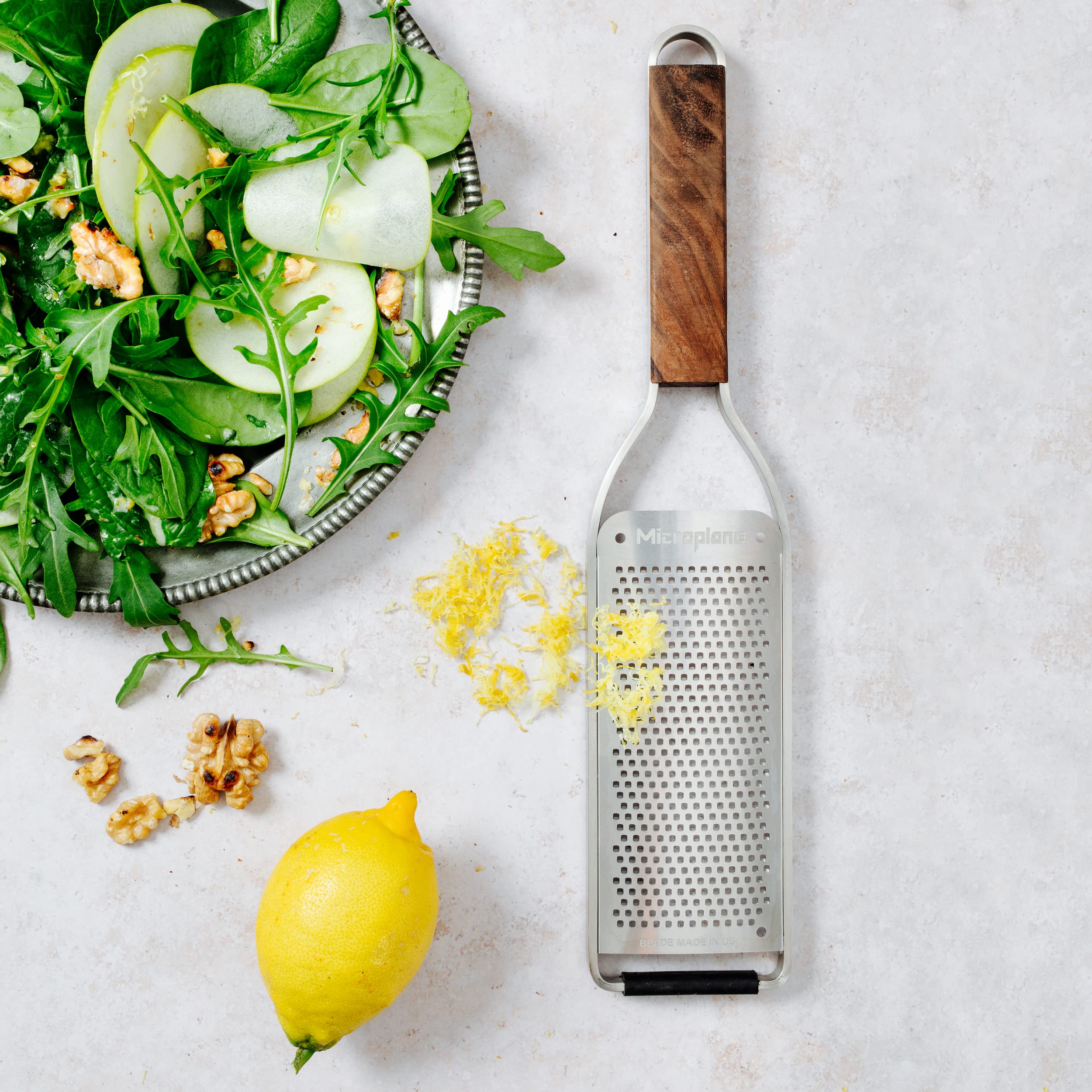 Microplane Fine Kitchen Grater – Walnut Wood Handle & Stainless Steel