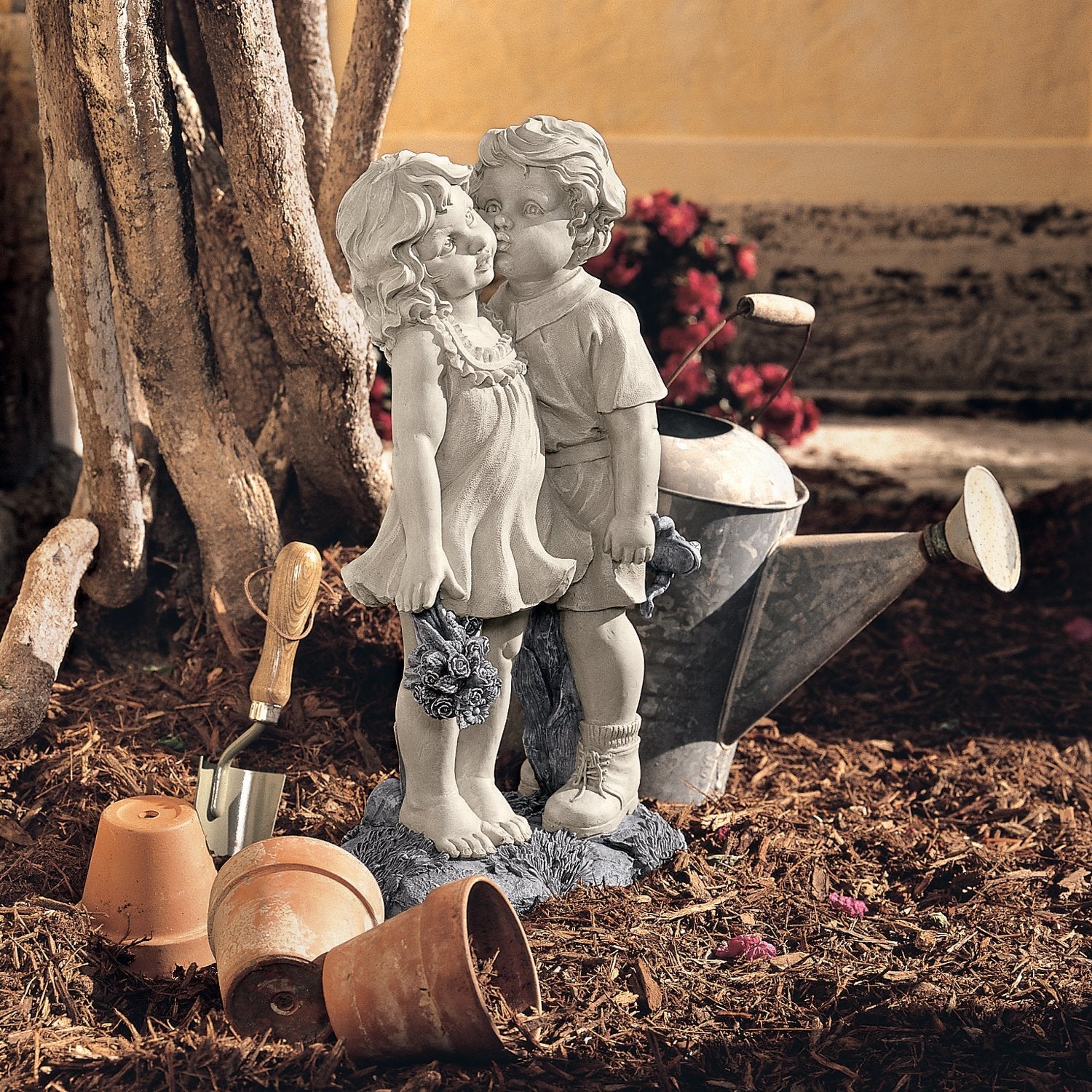 Design Toscano Young Sweethearts Kissing Children Garden Statue, 22 Inch