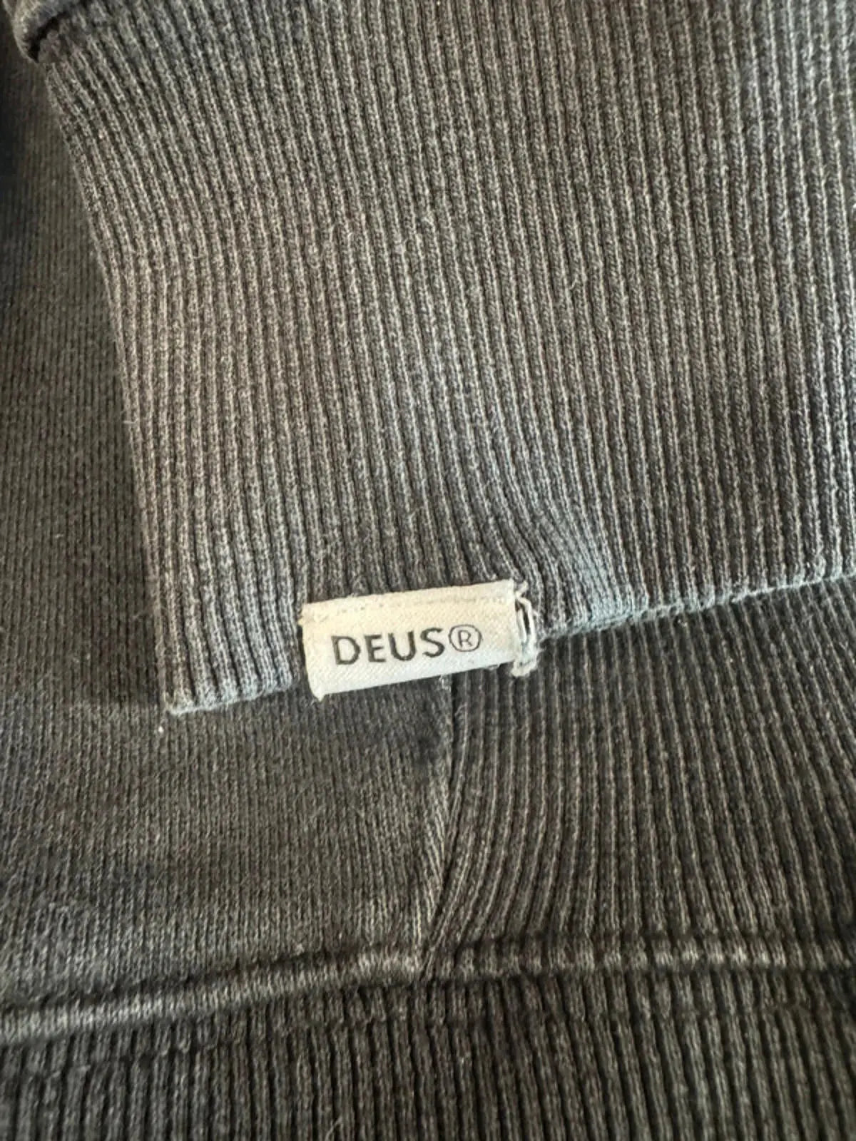 Rare Deus Ex Machina jumper sweater men’s medium