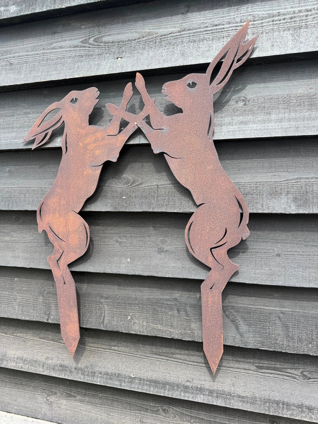 Rustic Metal Boxing Hares Garden Statue | 75cm Steel Lawn Decor