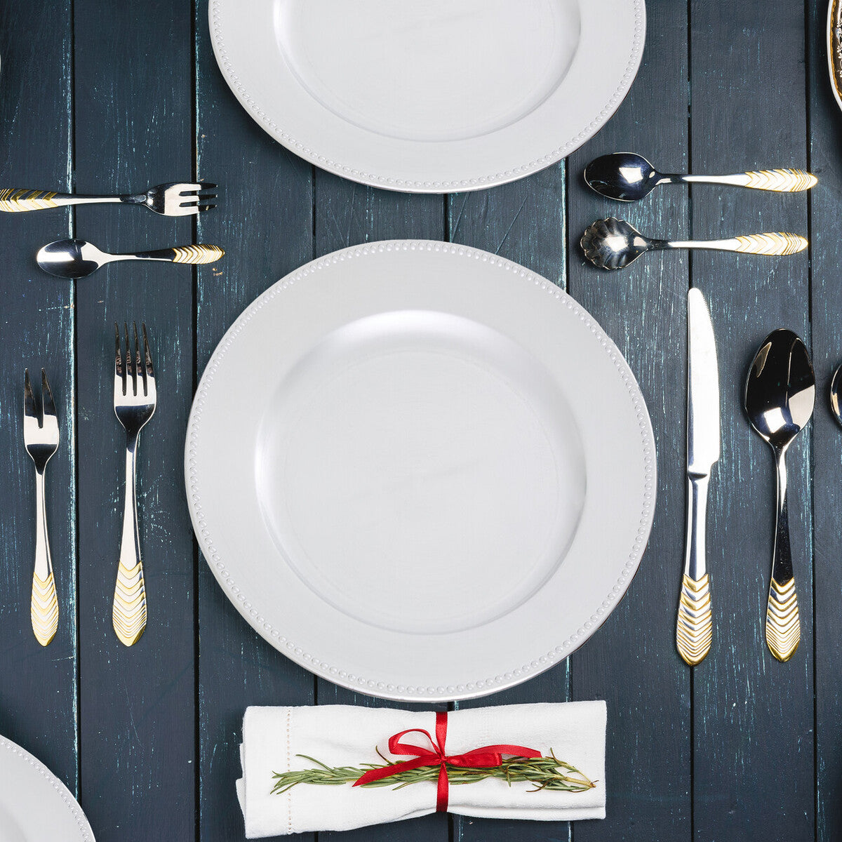 Orsina Silver Dotted Charger Plates – 33cm Modern Dining Set of 4