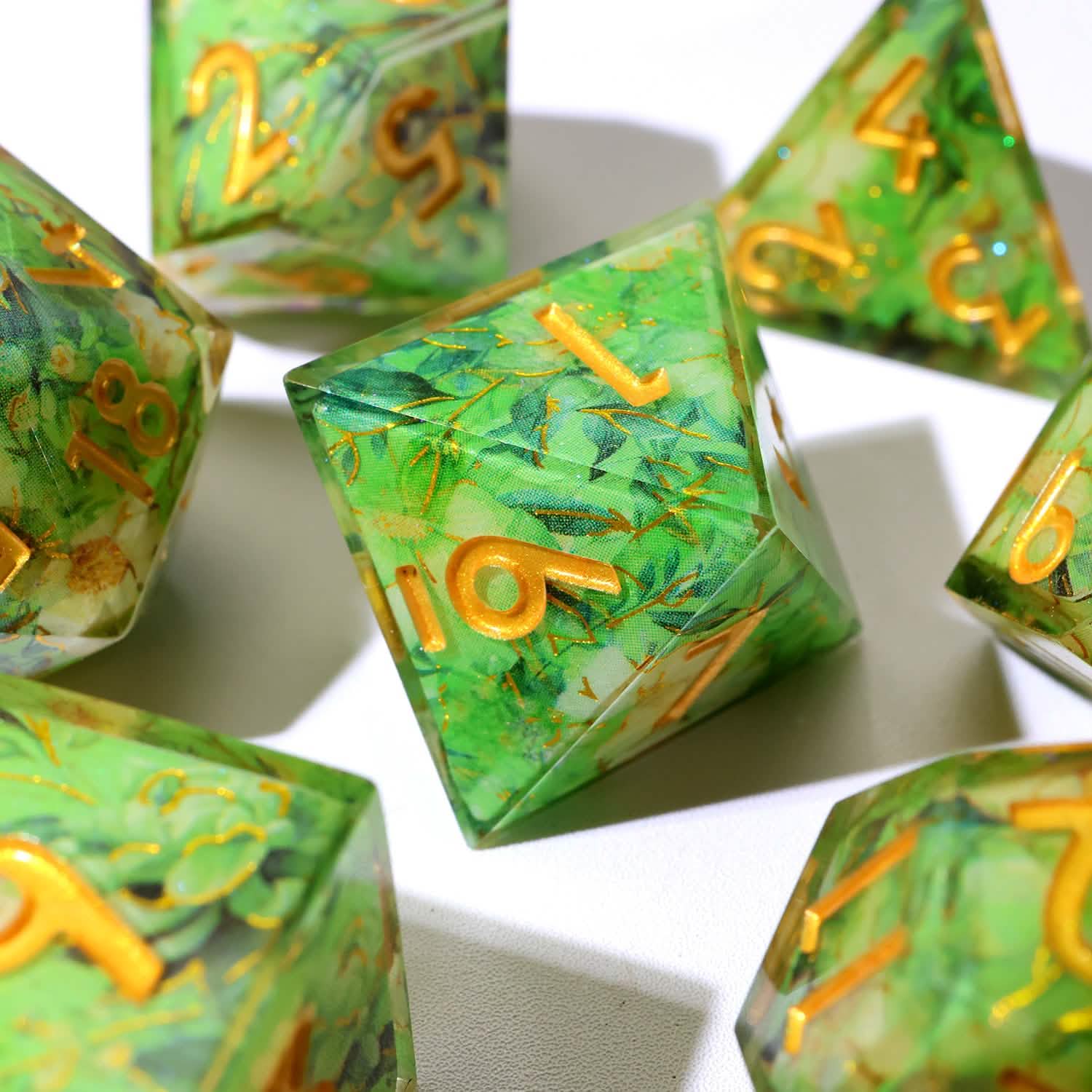 Feygrove | Sharp Edge Dice | Resin | 7 Piece Set