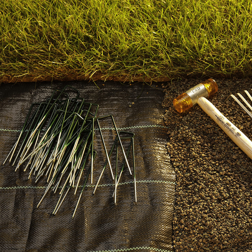 GardenMate 250 Galvanised Steel Artificial Grass Pegs - 150mm Green