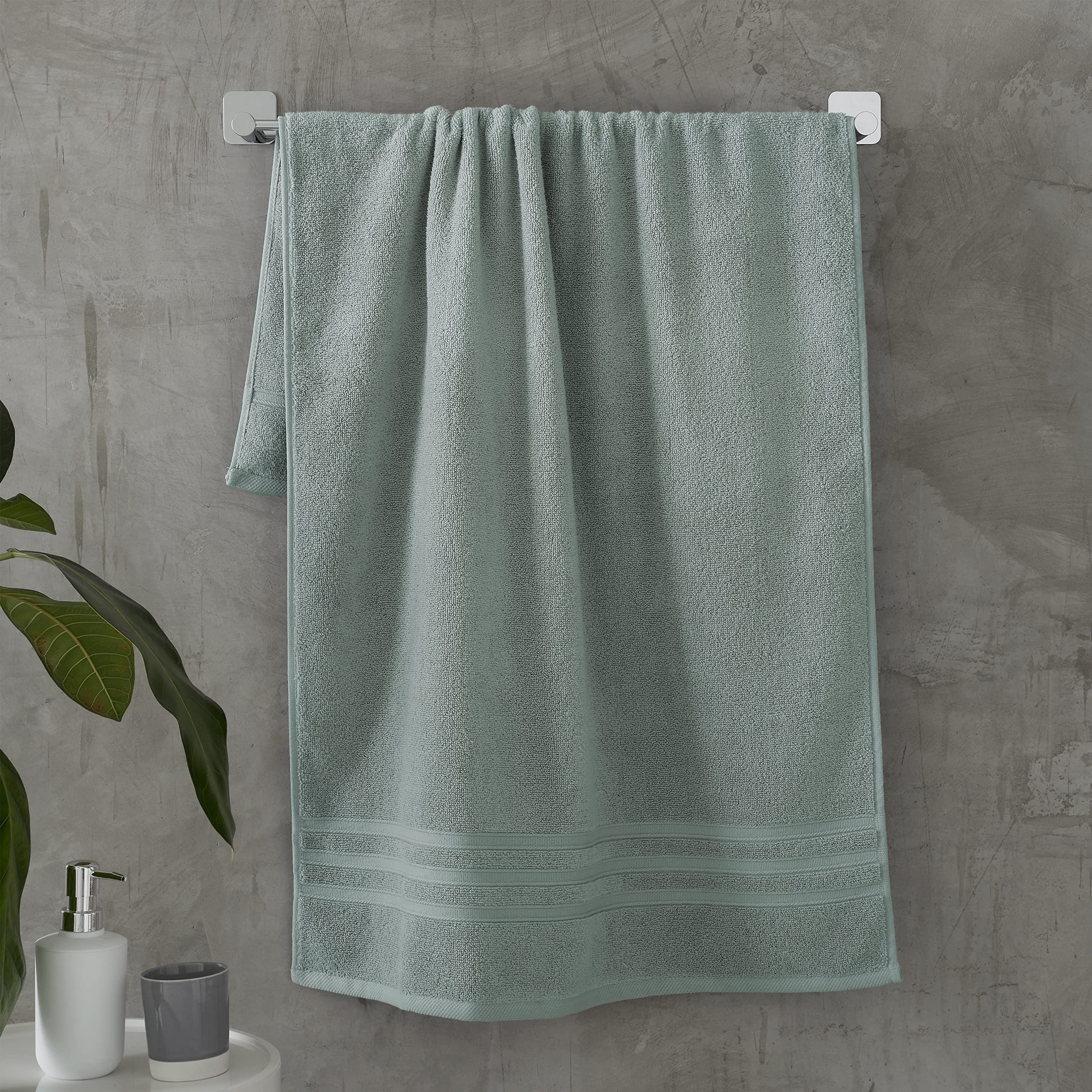 Catherine Lansfield Zero Twist Cotton Bath Towel - Sage Green, 500gsm
