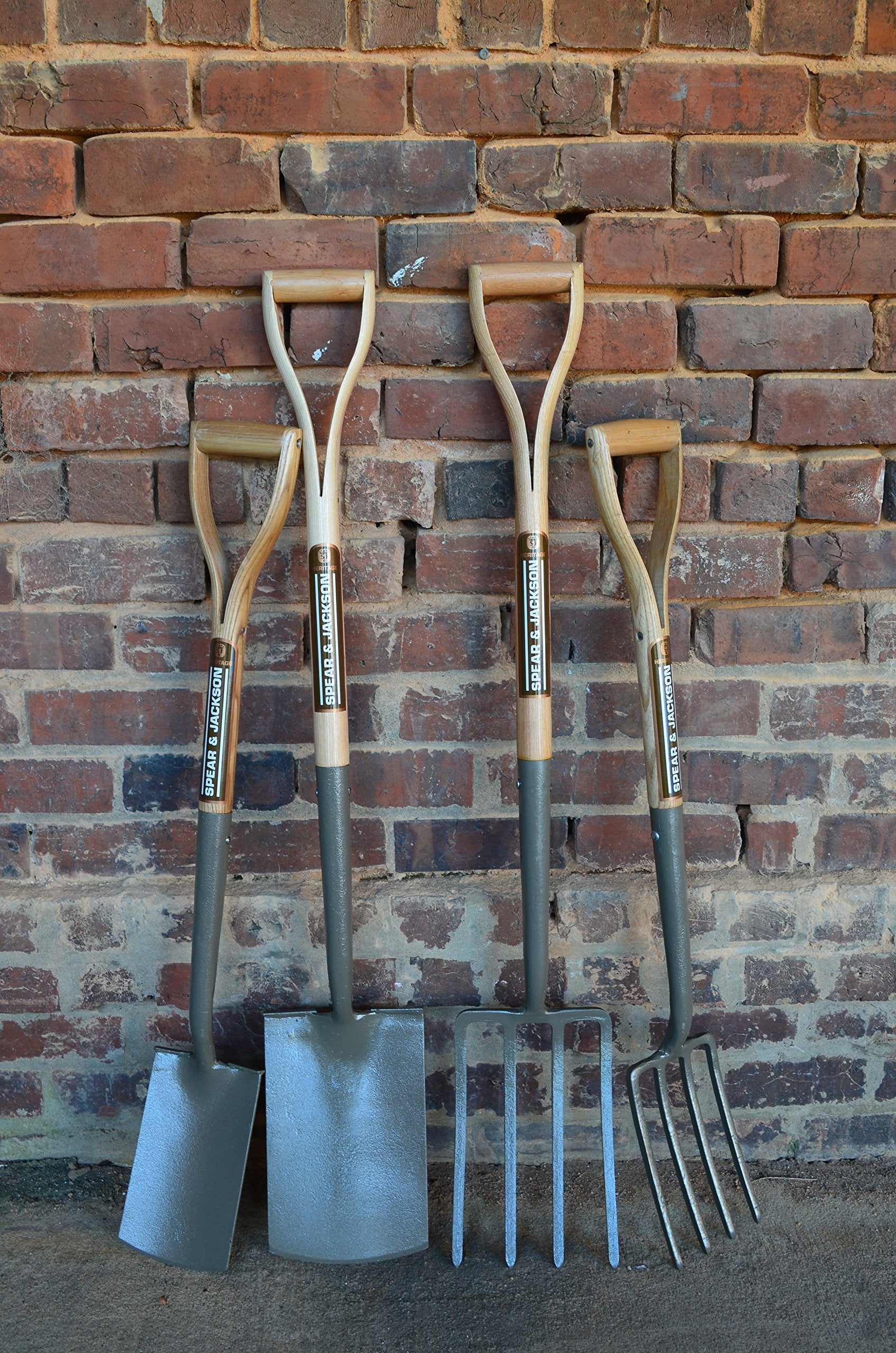 Spear & Jackson Heritage Forged Digging Spade | Hardwood Handle